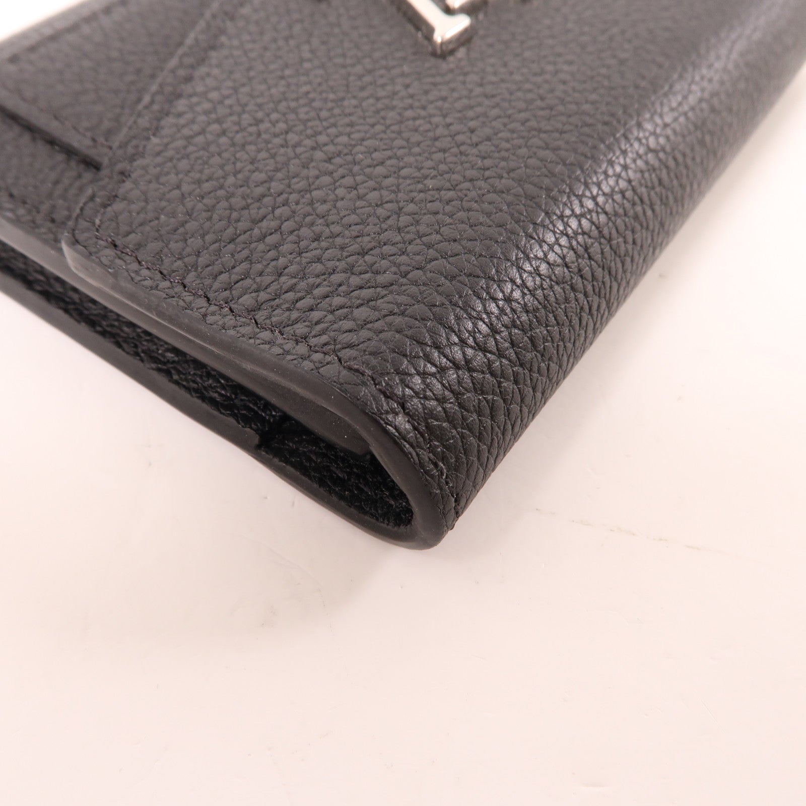 LOUIS VUITTON 牛皮皮革MyLockMe Compact Wallet銀扣錢包黑色