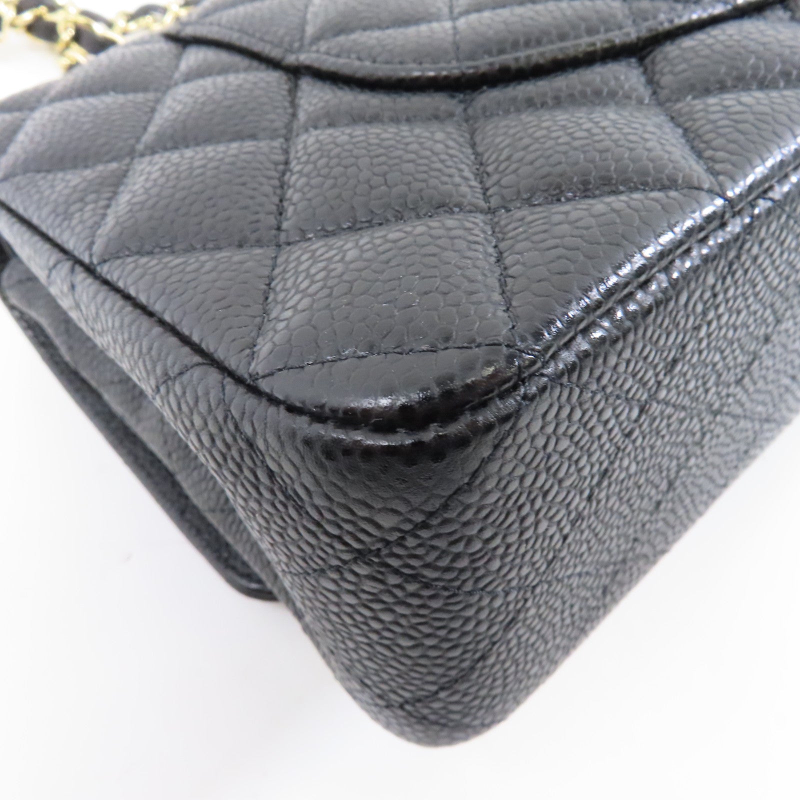 CHANEL 菱格Caviar皮革Classic 25金扣鏈帶肩背袋黑色