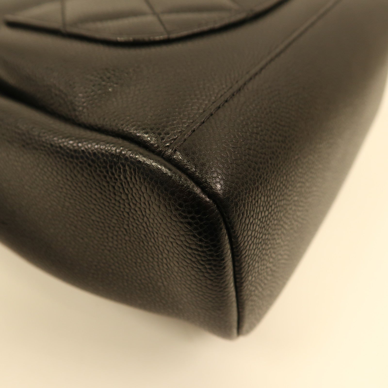 CHANEL 牛皮皮革Bucket Bag金扣肩背袋黑色
