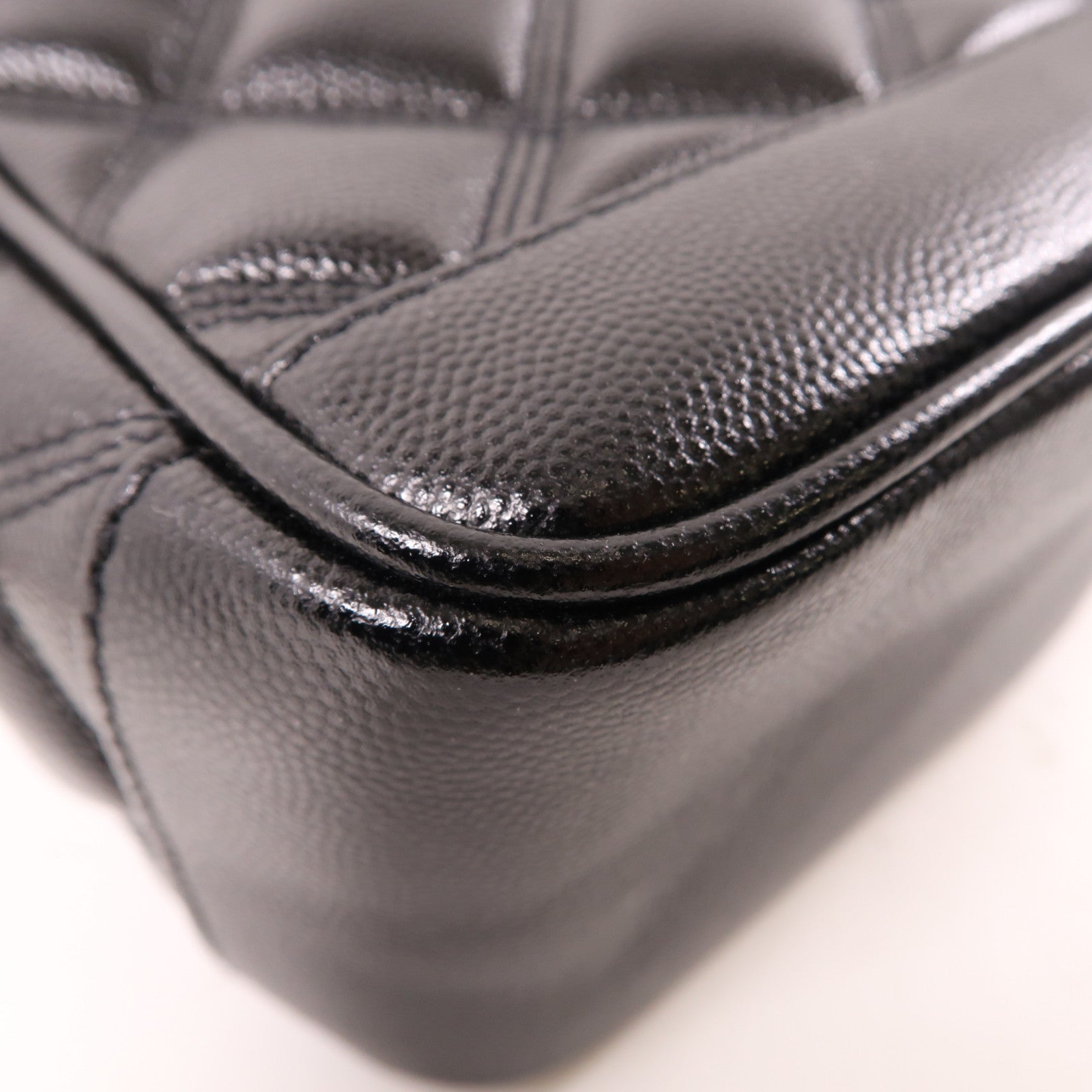 YVES SAINT LAURENT 牛皮皮革Chain Shoulder金扣肩背袋黑色