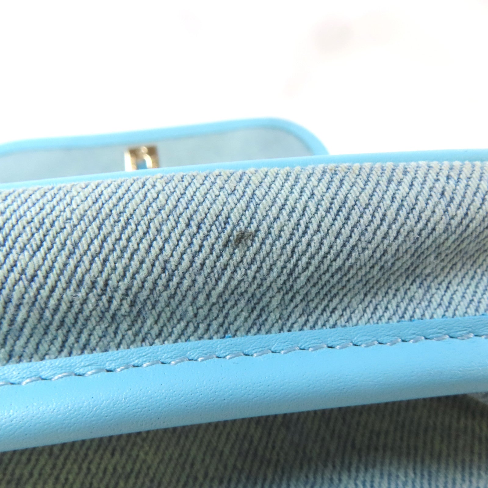 CHANEL 【激減優惠】菱格牛仔布Small Messenger Flap金扣鏈帶肩背袋藍色