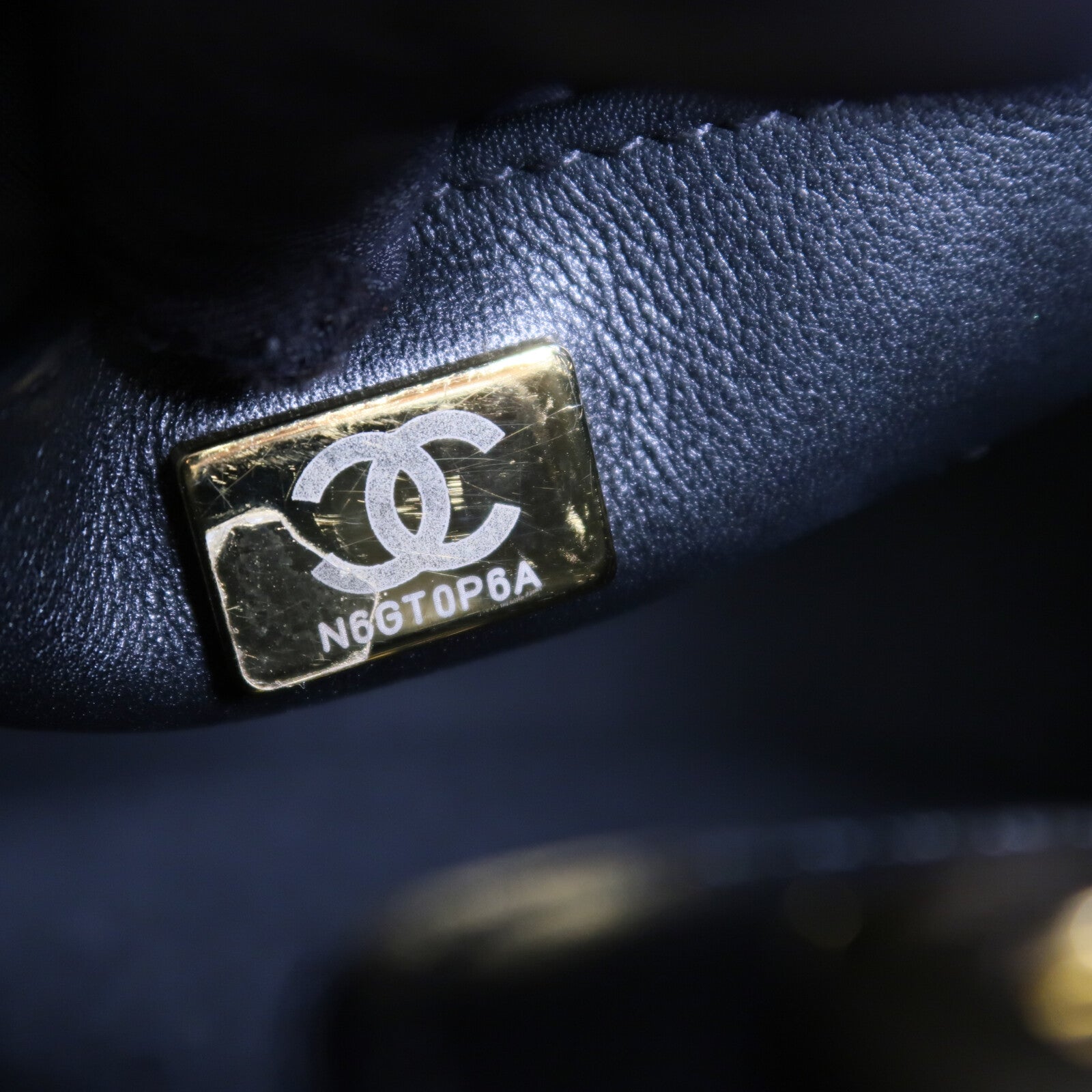 CHANEL 牛皮皮革24S Hobo鏈帶肩背袋