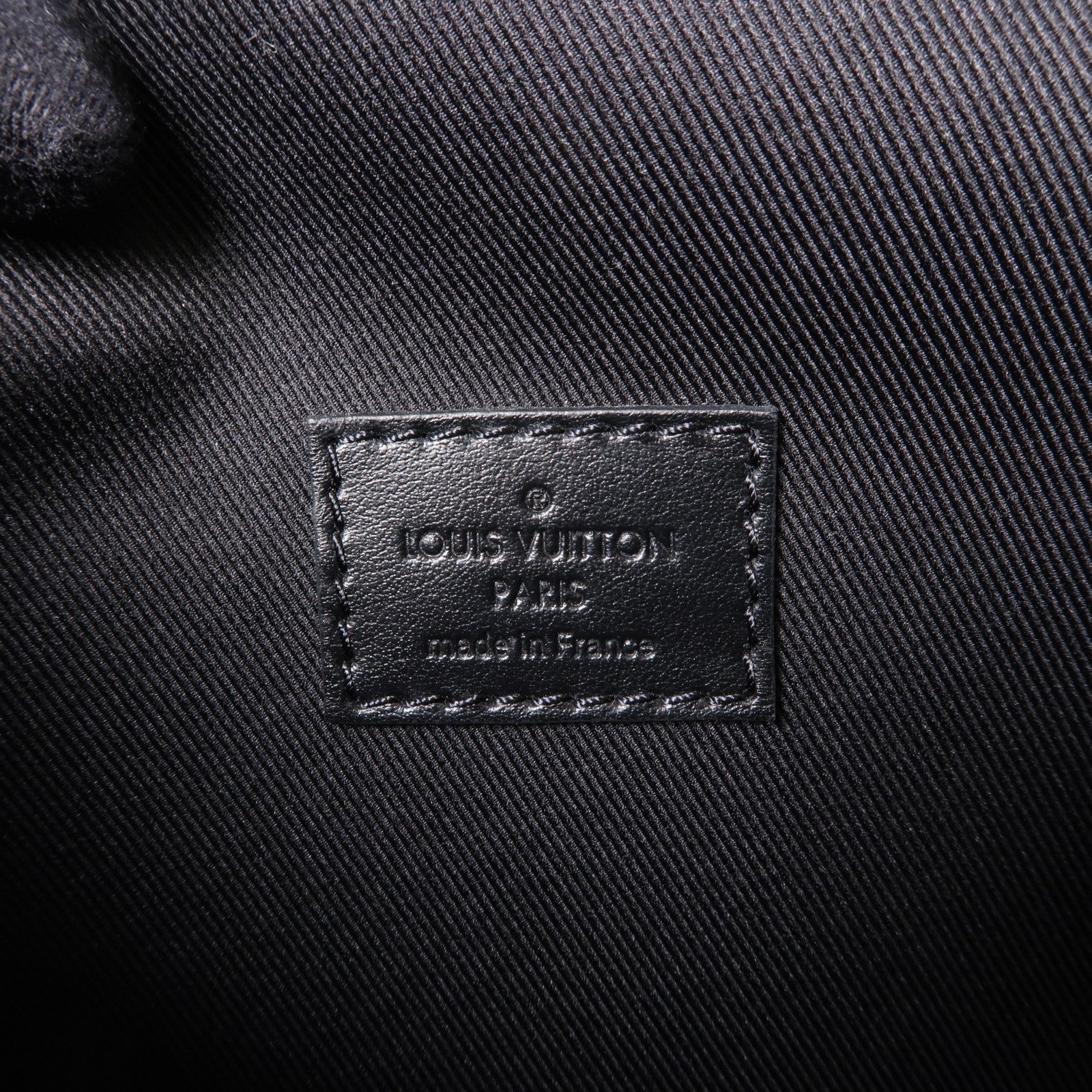 LOUIS VUITTON Monogram Eclipse Steamer Wearable Wallet肩背袋黑色