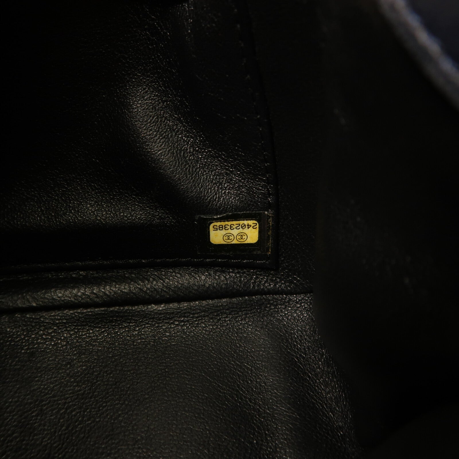 CHANEL 牛皮皮革Filigree Flap金扣鏈帶肩背袋