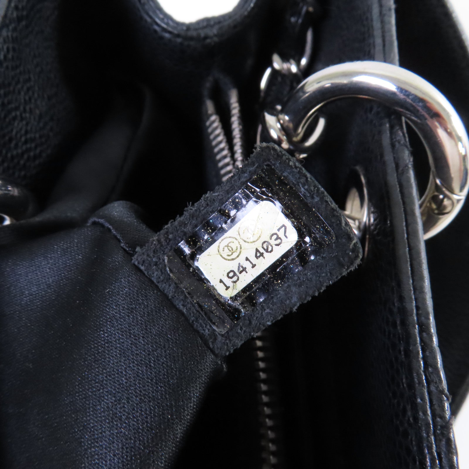 CHANEL 【激減優惠】菱格Caviar皮革GST Chain Shoulder Bag銀扣鏈帶肩背袋黑色