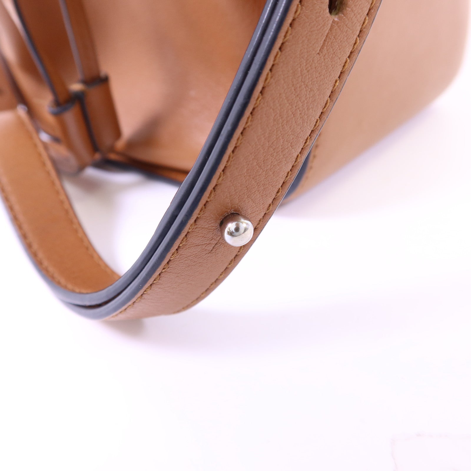 LOEWE 牛皮皮革Mini Hammock Drawstring銀扣手挽肩背兩用袋