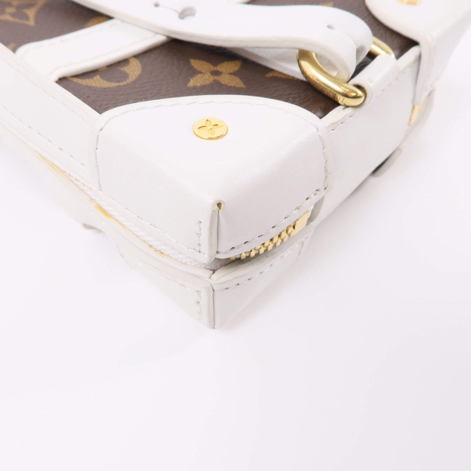 LOUIS VUITTON Monogram/皮革LV x NBA Soft Trunk金扣鏈帶肩背袋棕色/白色