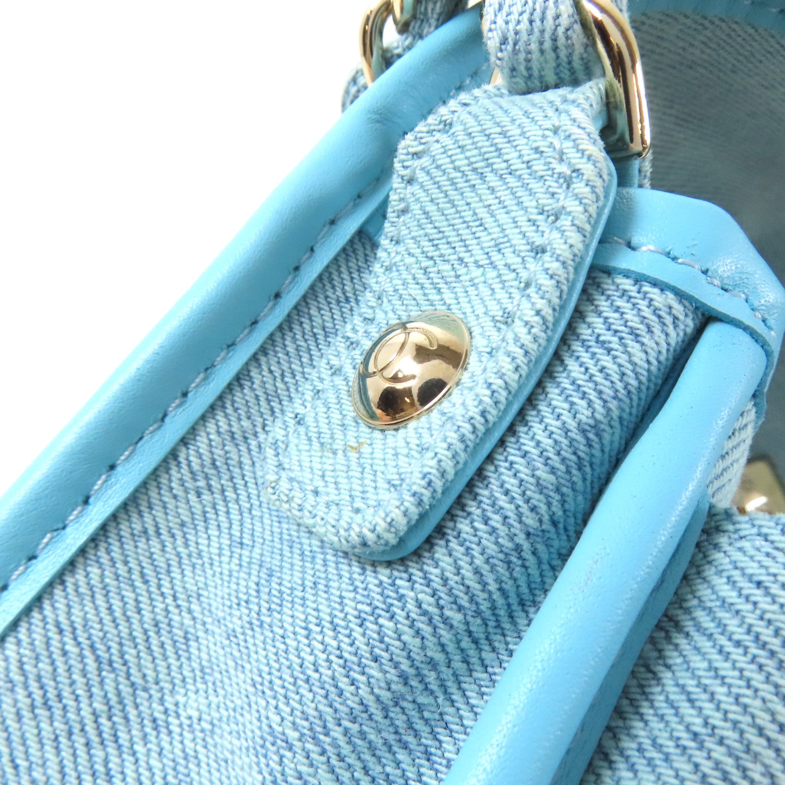 CHANEL 【激減優惠】菱格牛仔布Small Messenger Flap金扣鏈帶肩背袋藍色