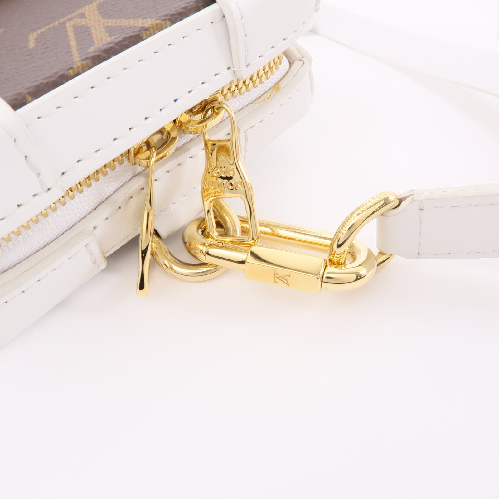 LOUIS VUITTON Monogram/皮革LV x NBA Soft Trunk金扣鏈帶肩背袋棕色/白色