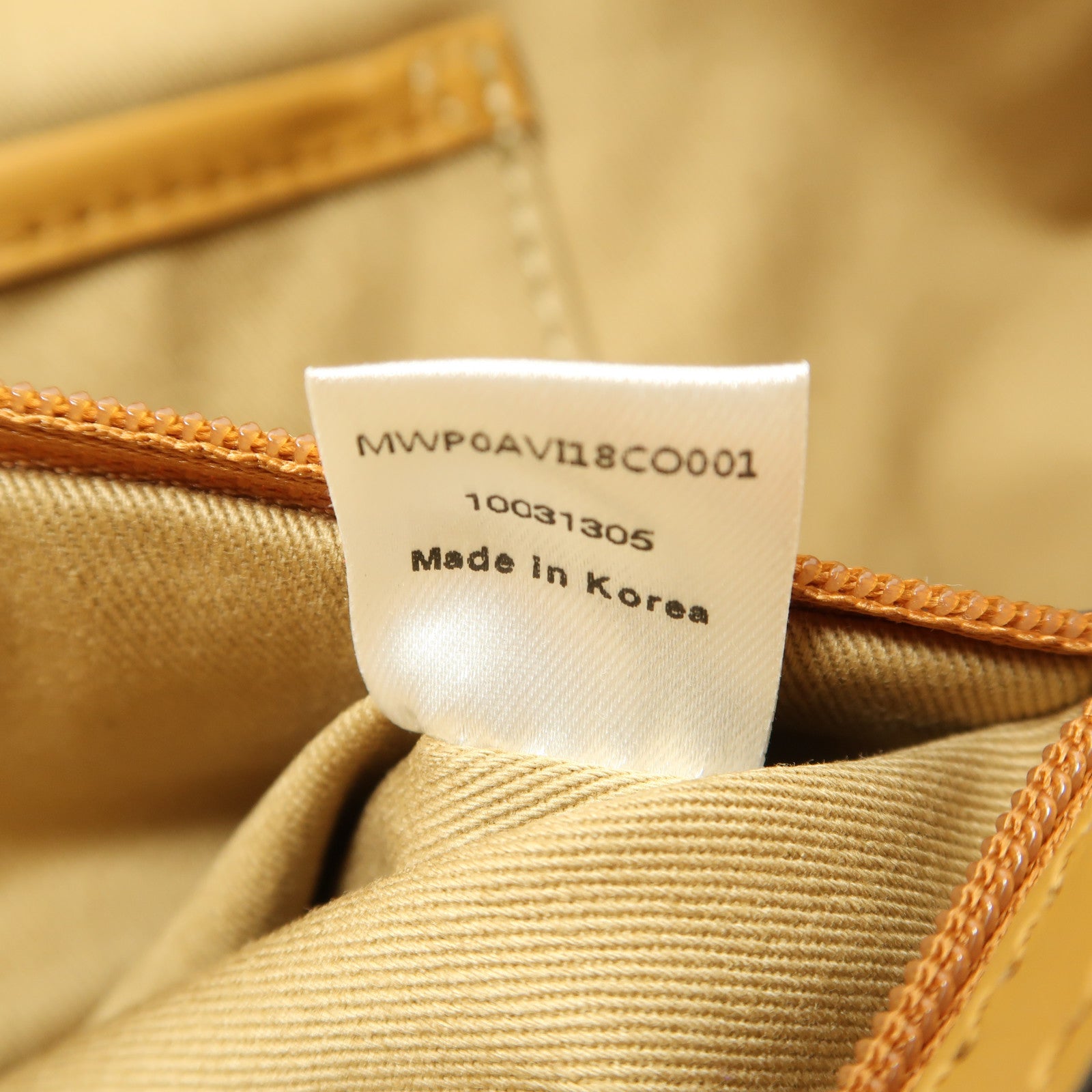 MCM 牛皮皮革金扣手2 Way Bag挽肩背兩用袋棕色