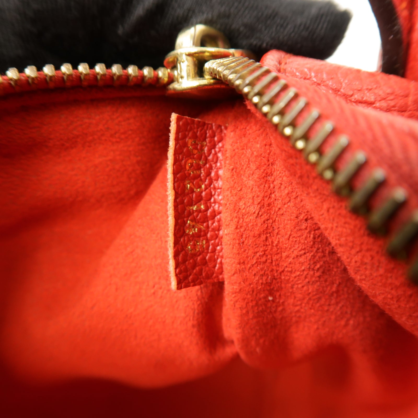 LOUIS VUITTON Monogram Empreinte Twice金扣肩背袋紅色
