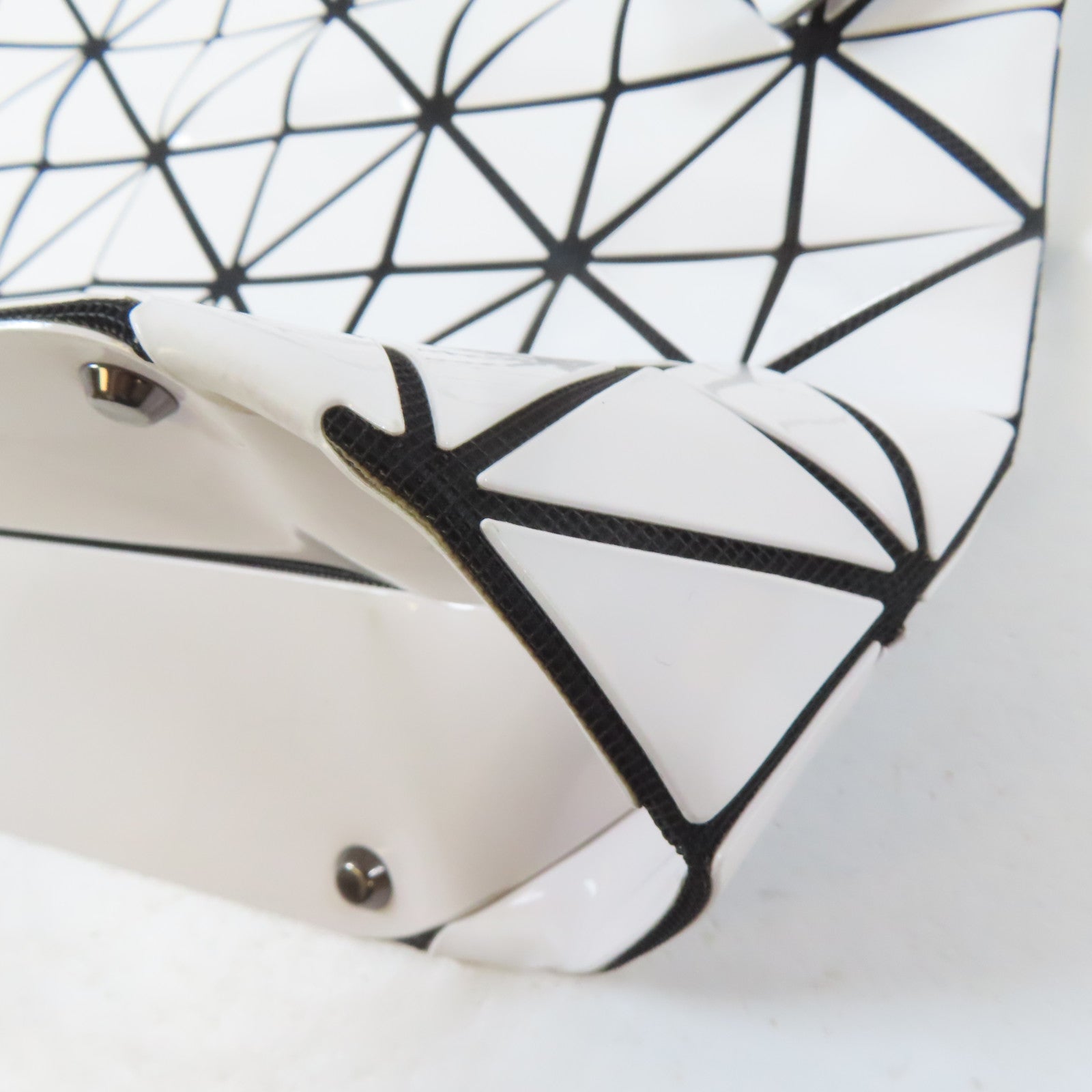 ISSEY MIYAKE PVC BAO BAO肩背袋/手挽袋白色