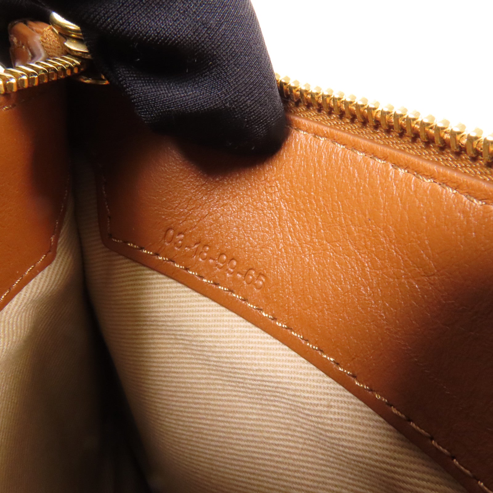 Chloe 麂皮/牛皮皮革Mini Roy金扣肩背袋