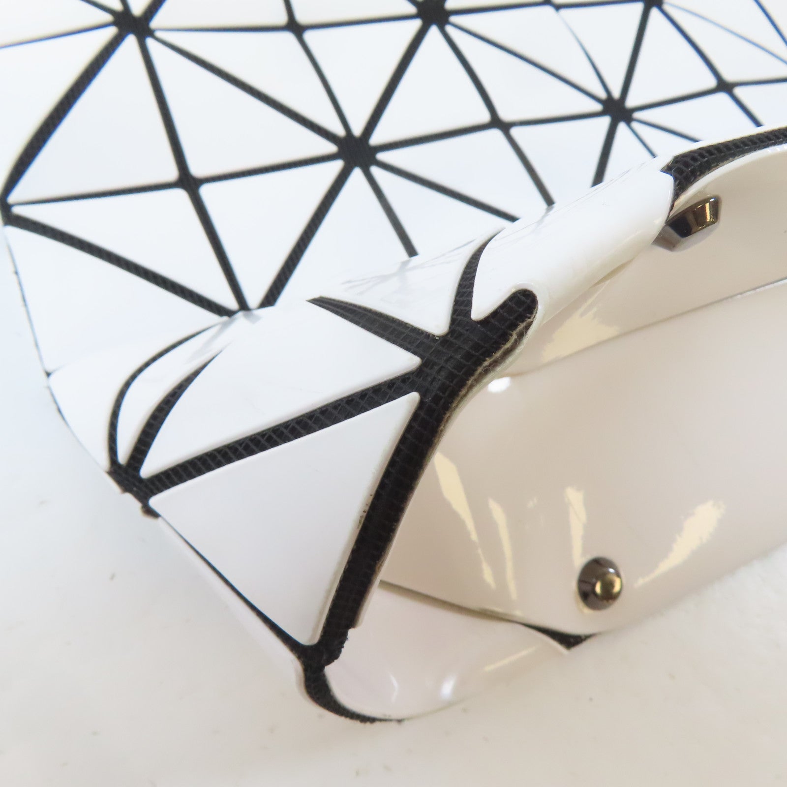 ISSEY MIYAKE PVC BAO BAO肩背袋/手挽袋白色