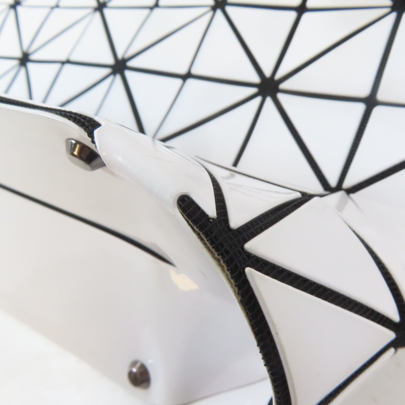 ISSEY MIYAKE PVC BAO BAO肩背袋/手挽袋白色