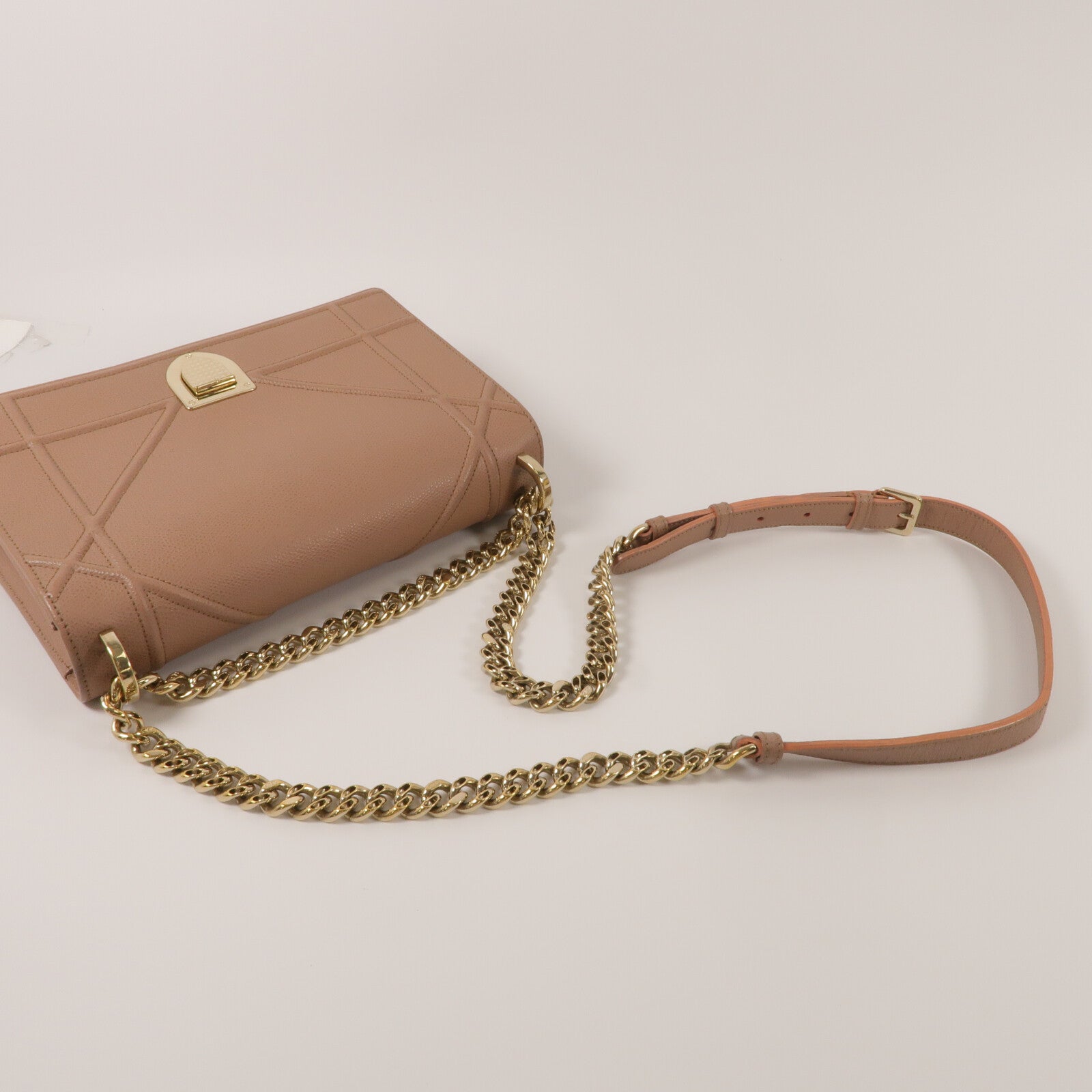 Dior 【激減優惠】牛皮皮革Diorama鏈帶肩背袋