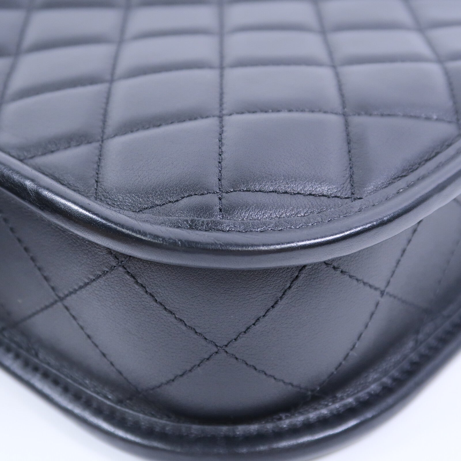 CHANEL 牛皮皮革24S Hobo鏈帶肩背袋