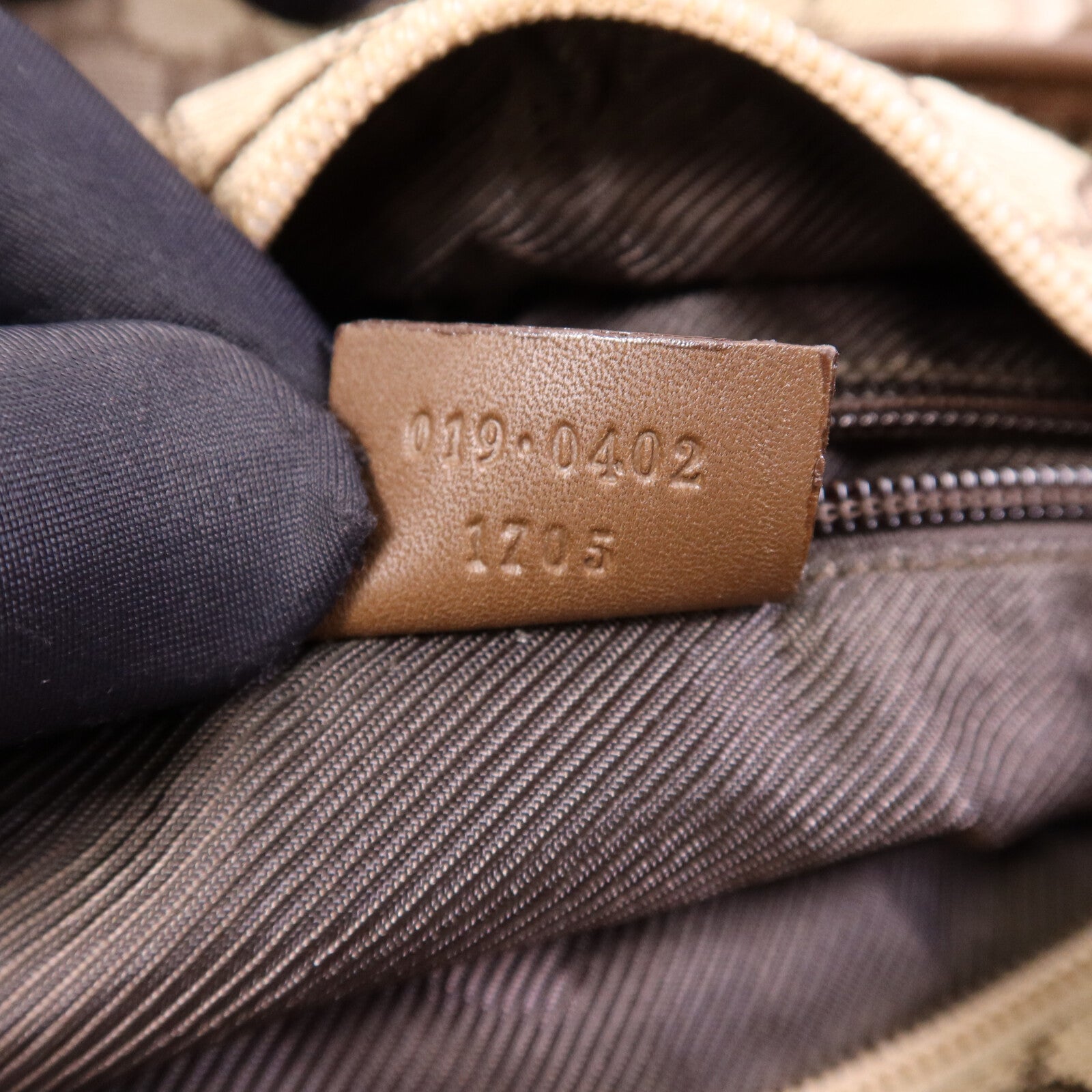 GUCCI 帆布Shoulder Bag銀扣肩背袋