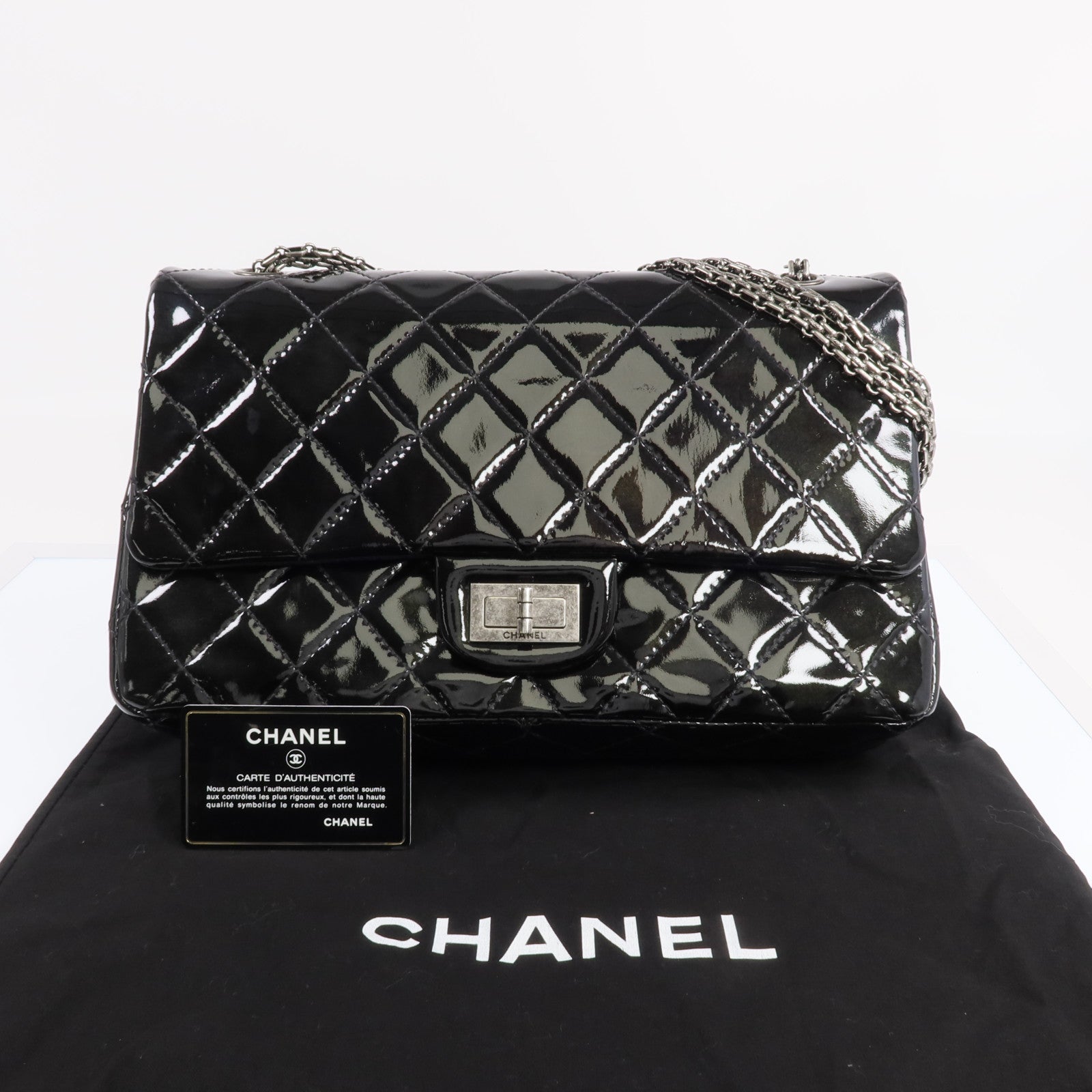CHANEL 漆皮皮革2.55 Jumbo銀扣鏈帶肩背袋