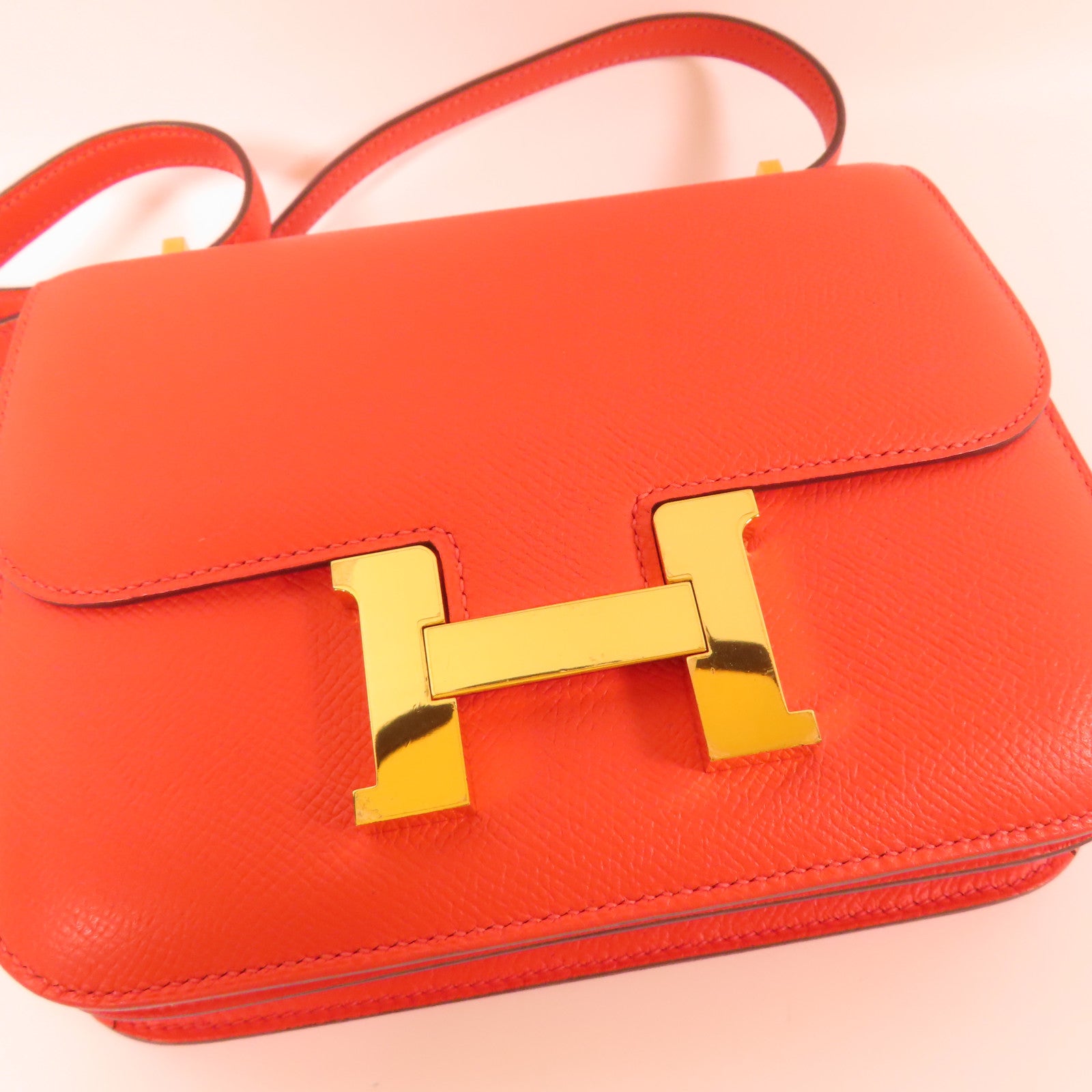 HERMES Epsom皮革Constance Mini金扣肩背袋Red