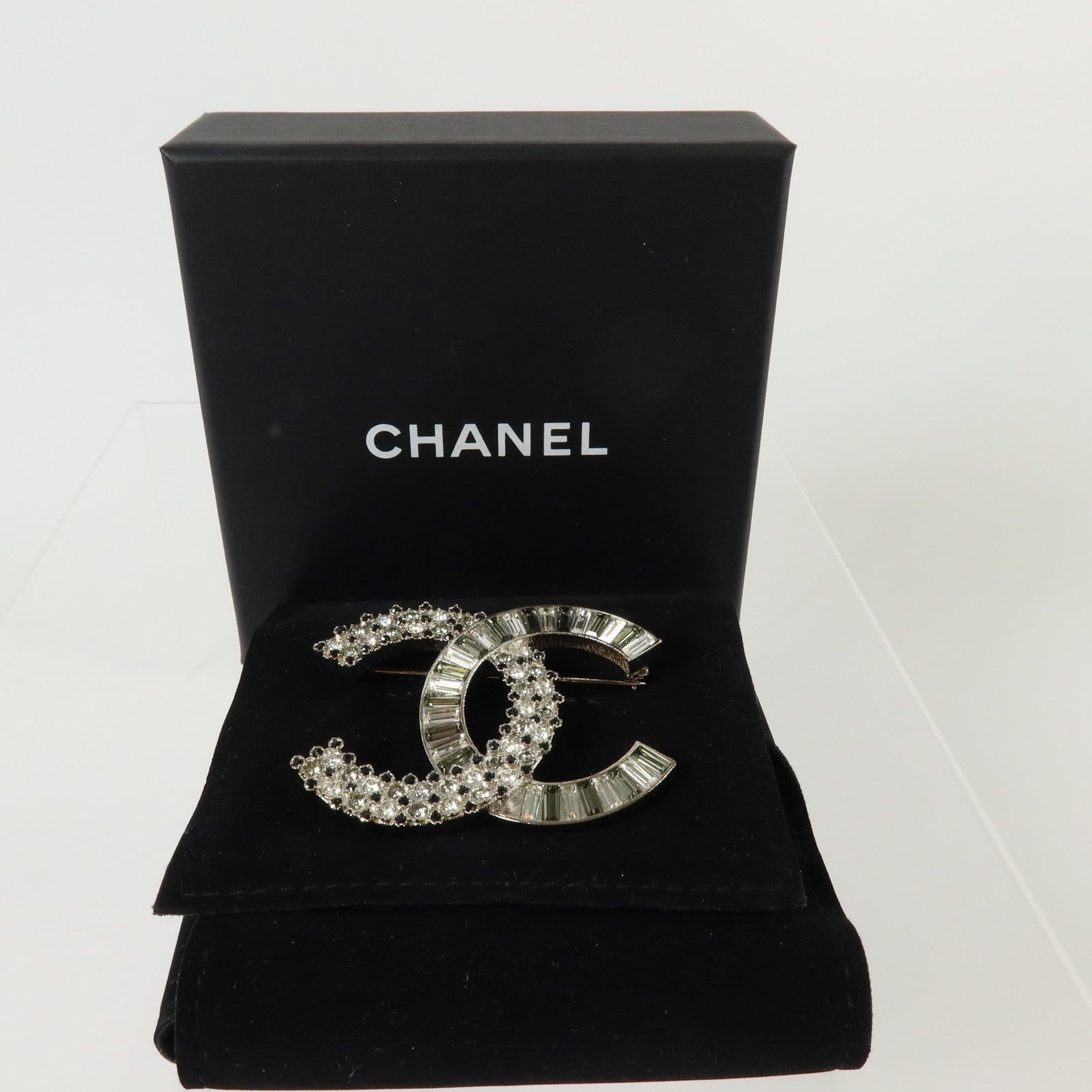 CHANEL 金屬Brooch銀扣胸針