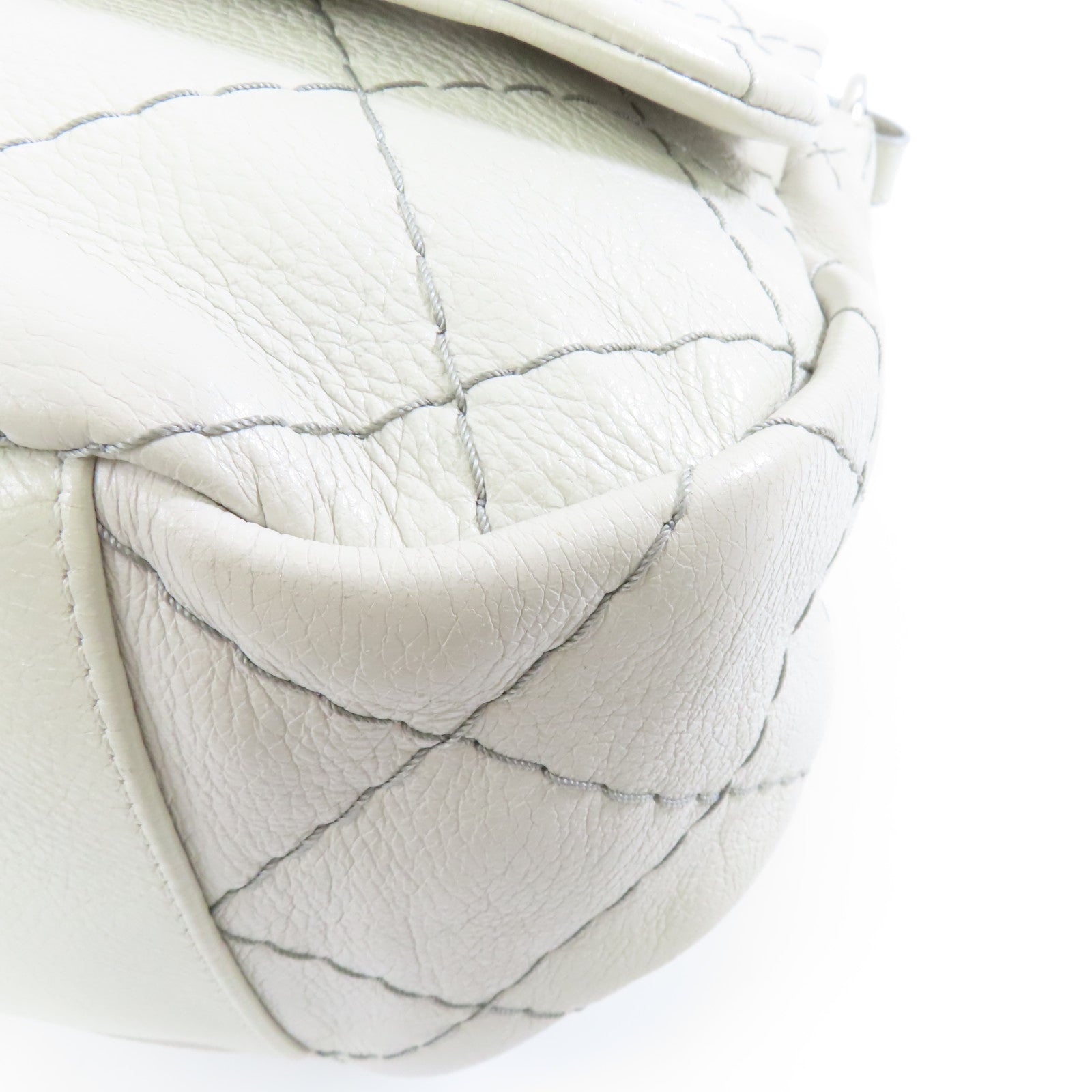 CHANEL 牛皮皮革Shoulder Bag銀扣肩背袋白色