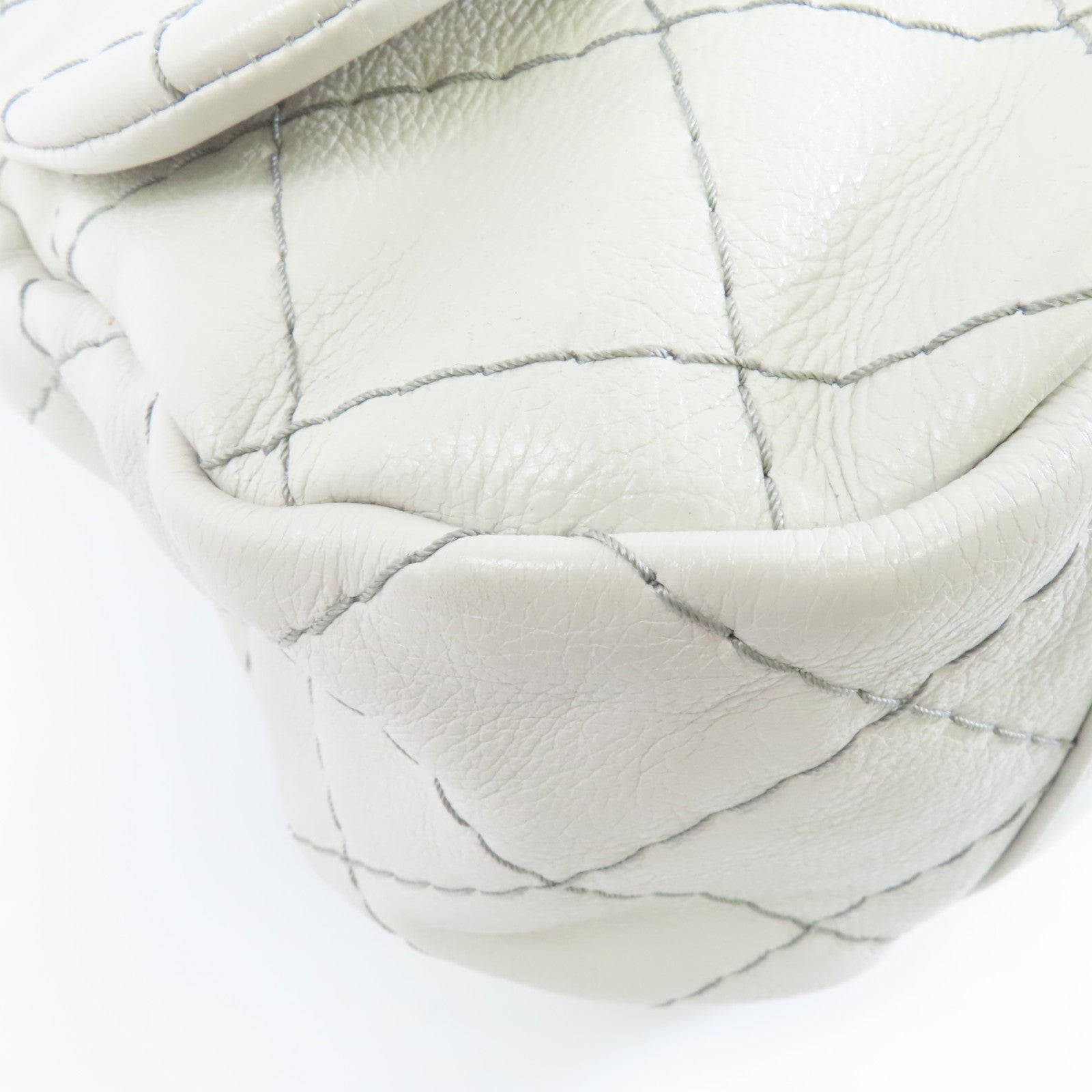 CHANEL 牛皮皮革Shoulder Bag銀扣肩背袋白色