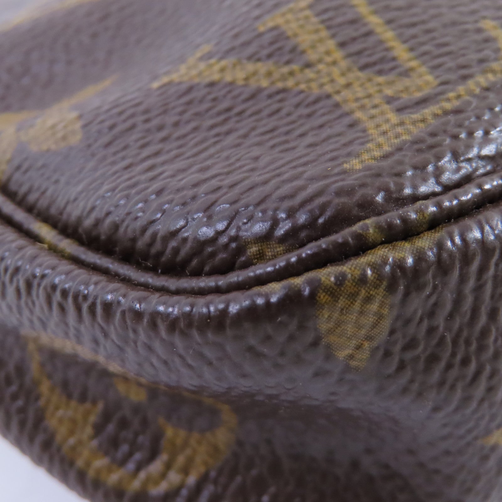 LOUIS VUITTON Monogram Pochette Accessories Hand Bag金扣手挽袋啡色