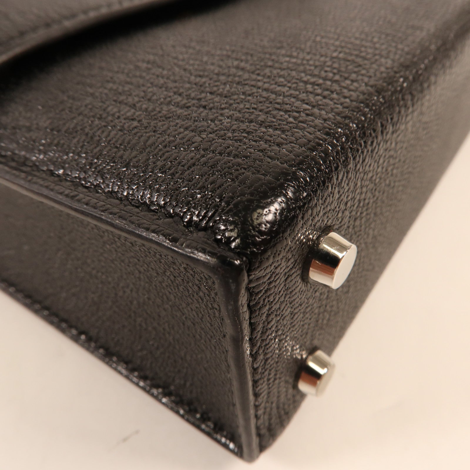 HERMES Chevre皮革Mini Verrou銀扣肩背袋