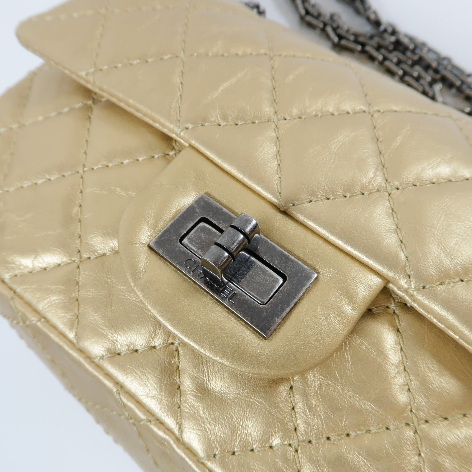 CHANEL **【激減優惠】菱格牛皮皮革2.55 Chain Shoulder Bag銀扣鏈帶肩背袋金色