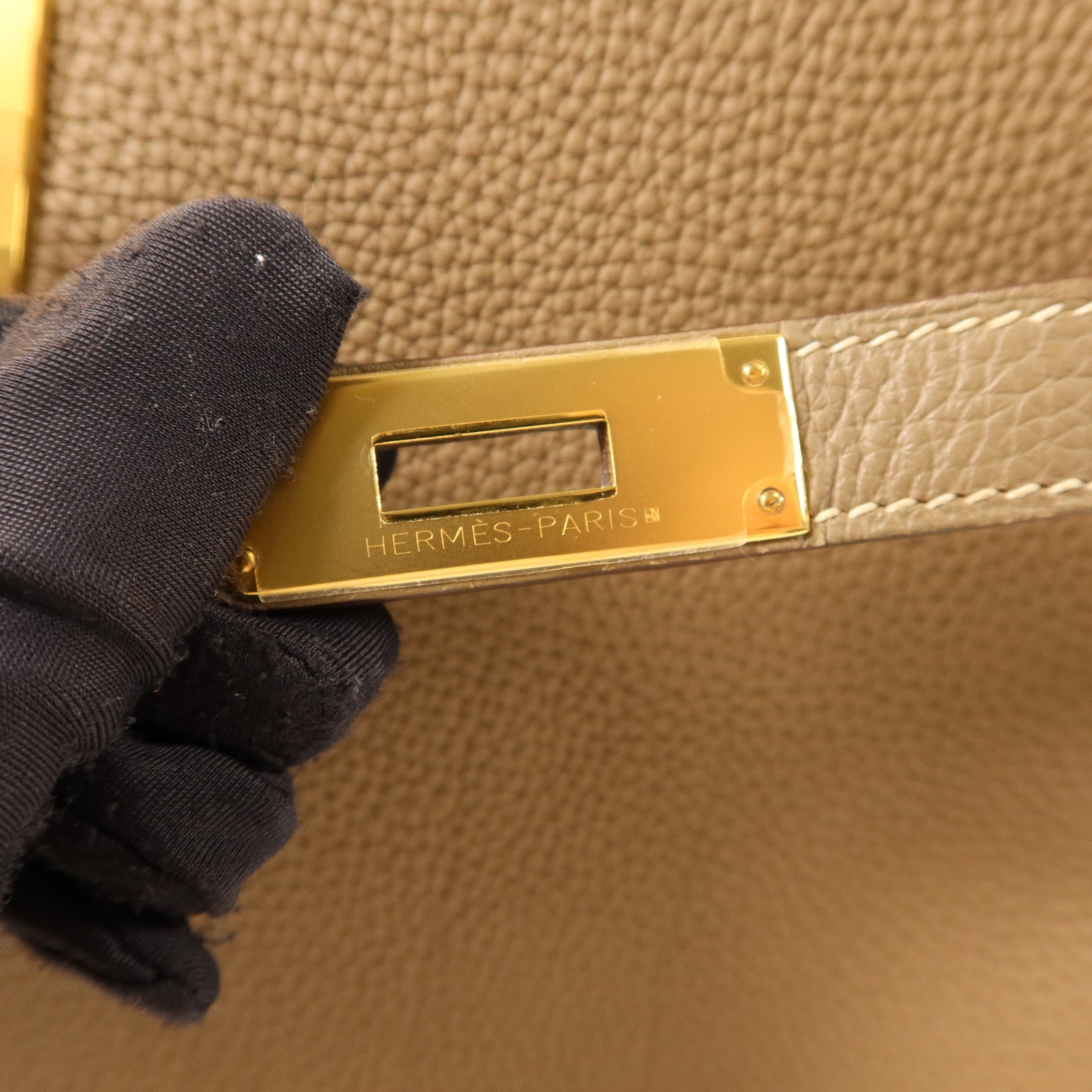 HERMES Togo皮革Kelly 32金扣手挽肩背兩用袋Etoupe