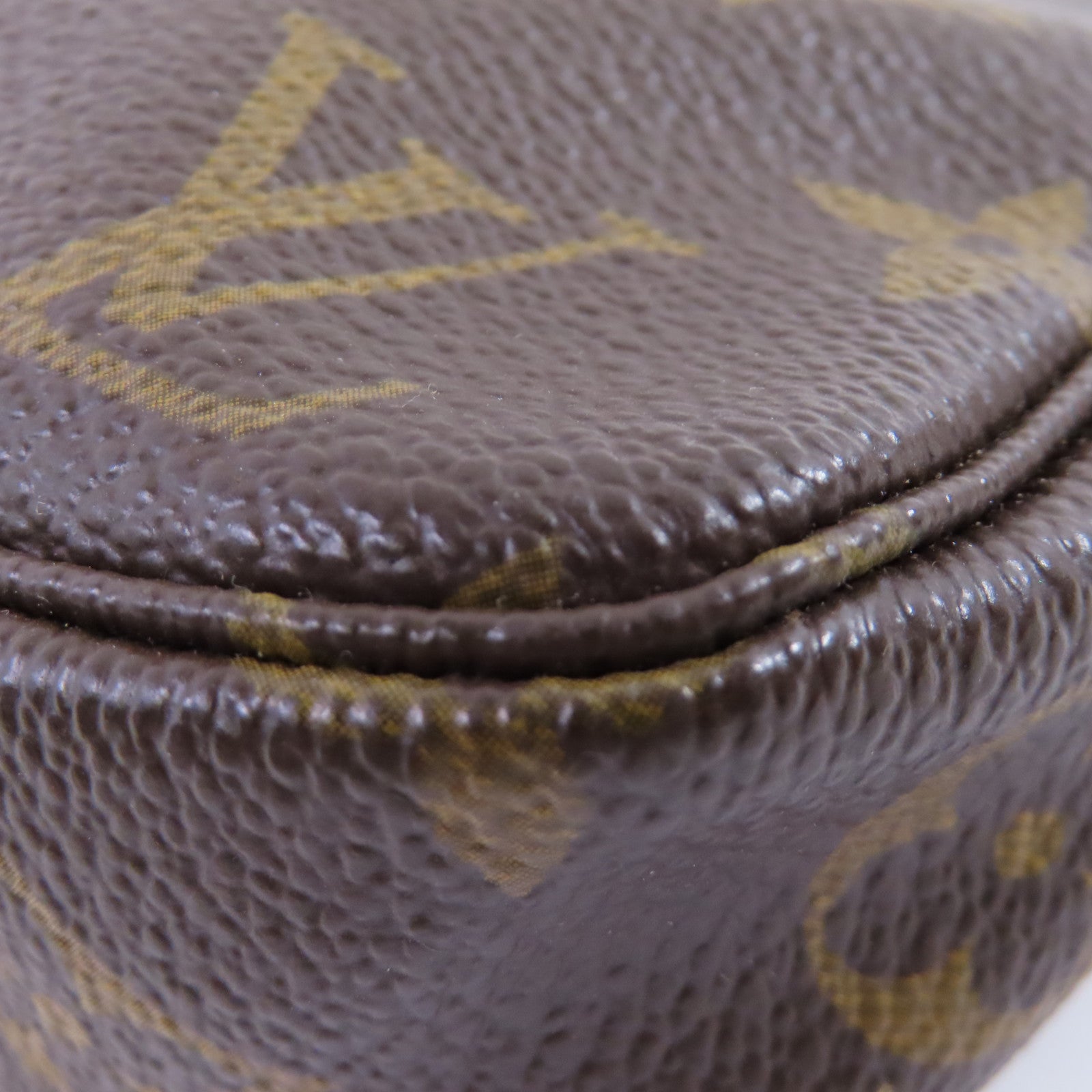LOUIS VUITTON Monogram Pochette Accessories Hand Bag金扣手挽袋啡色