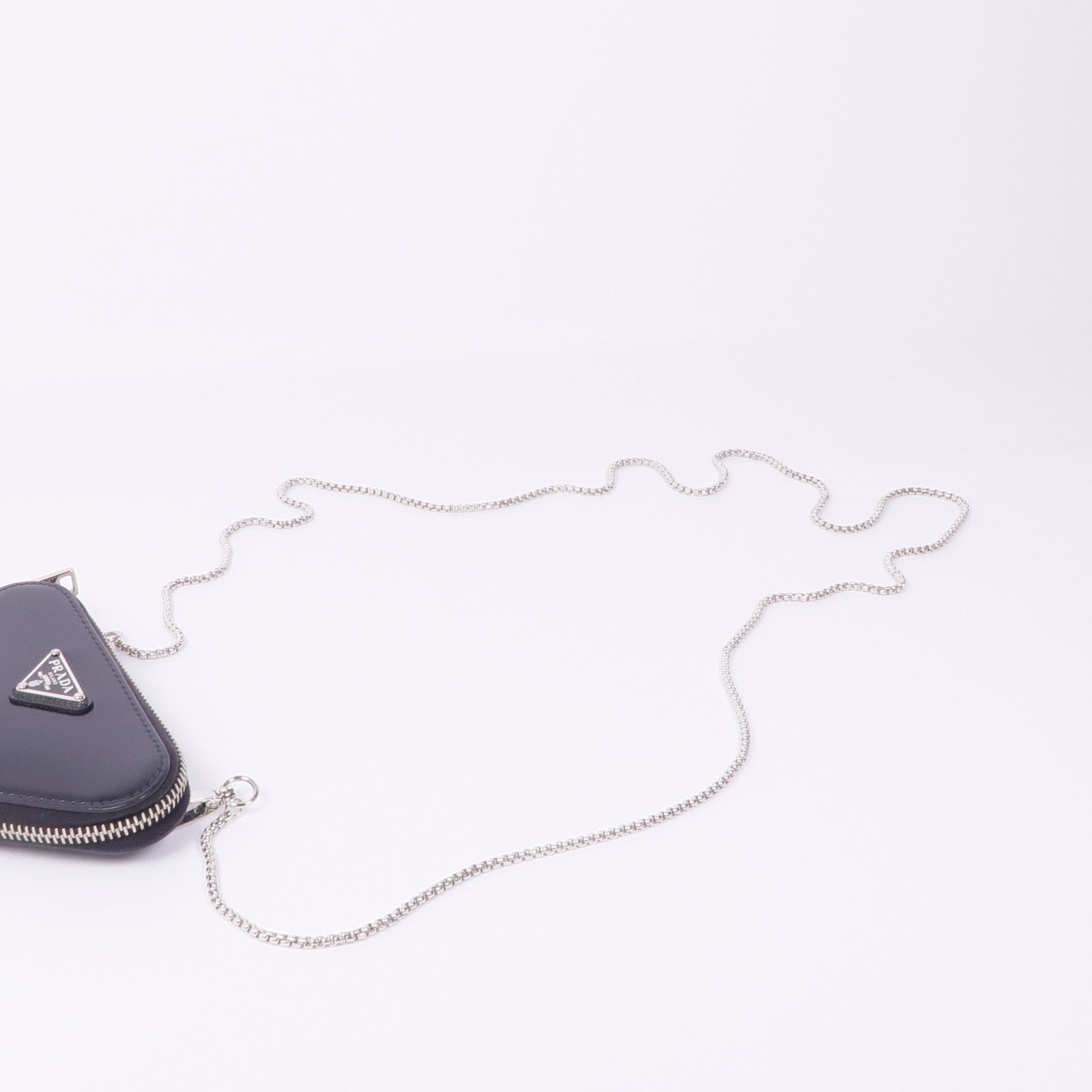 PRADA 【激減優惠】牛皮皮革Triangle Mini Pouch銀扣鏈帶肩背袋