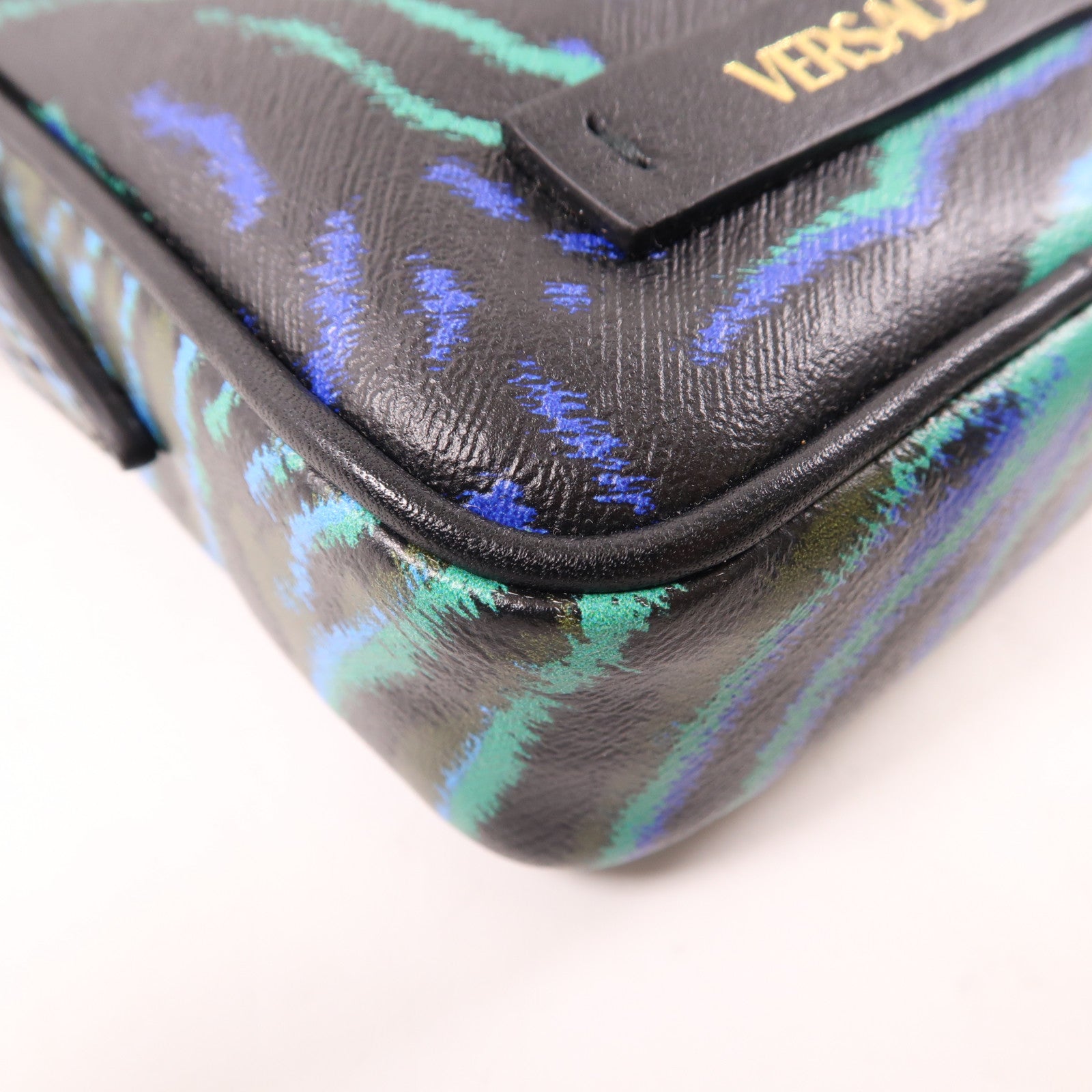 VERSACE 牛皮皮革Phone Case金扣肩背袋黑色/綠色