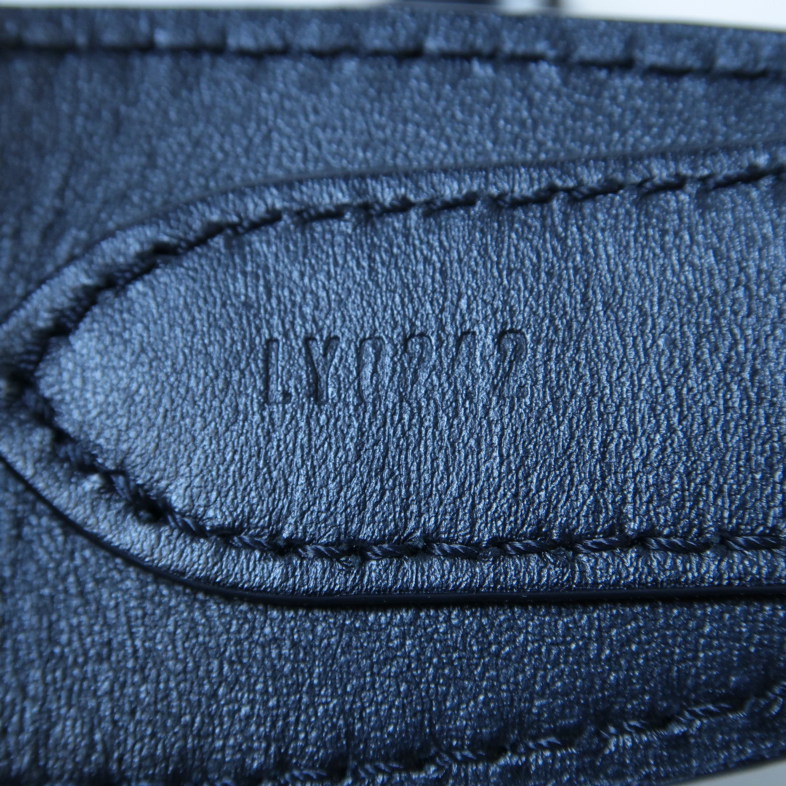 LOUIS VUITTON 牛皮皮革/尼龍Sporty Strap銀扣肩背帶黑色