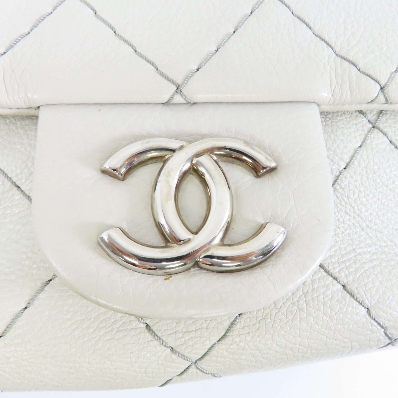 CHANEL 牛皮皮革Shoulder Bag銀扣肩背袋白色