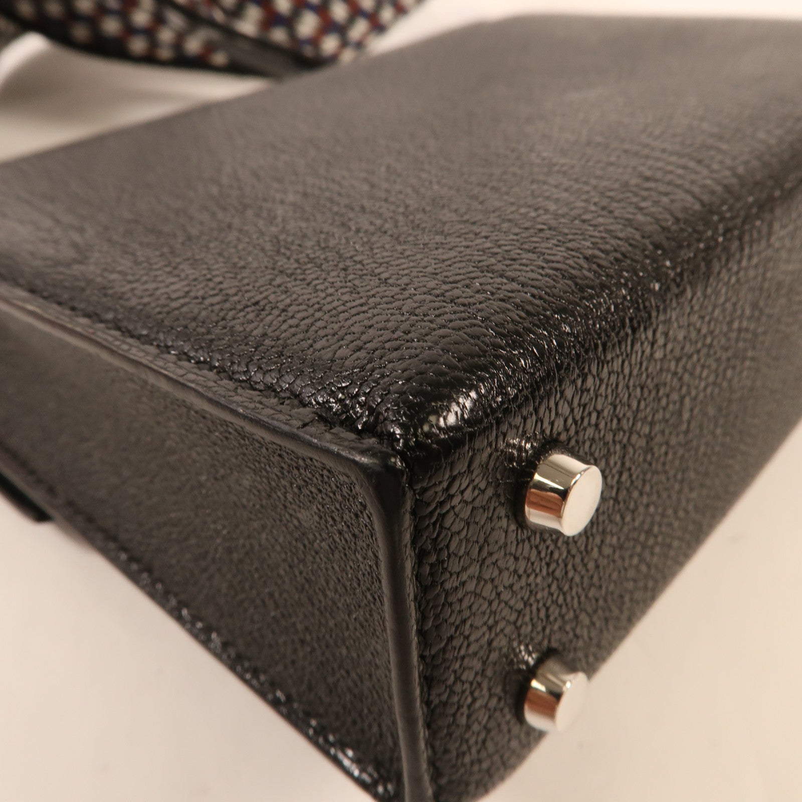 HERMES Chevre皮革Mini Verrou銀扣肩背袋