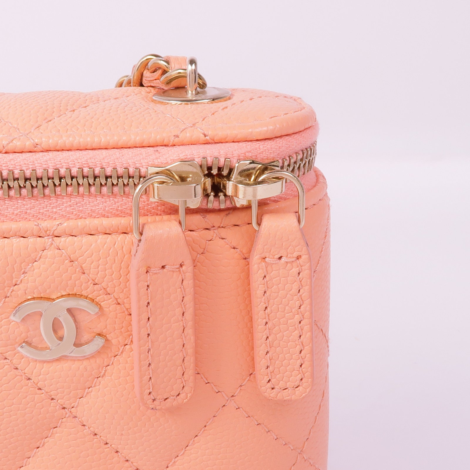 CHANEL 牛皮皮革Chain Shoulder金扣鏈帶肩背袋