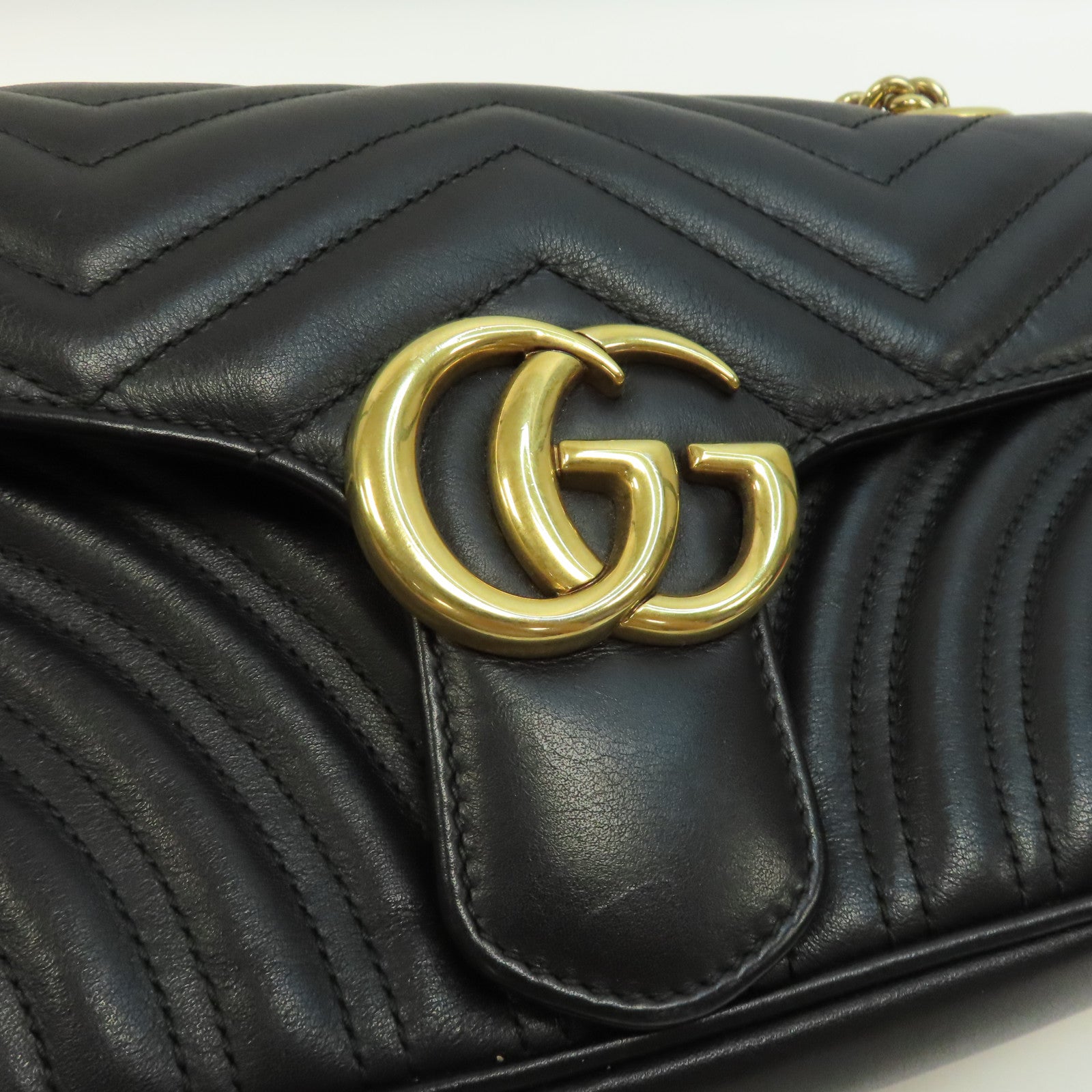 GUCCI 牛皮皮革GG Marmont金扣鏈帶肩背袋黑色