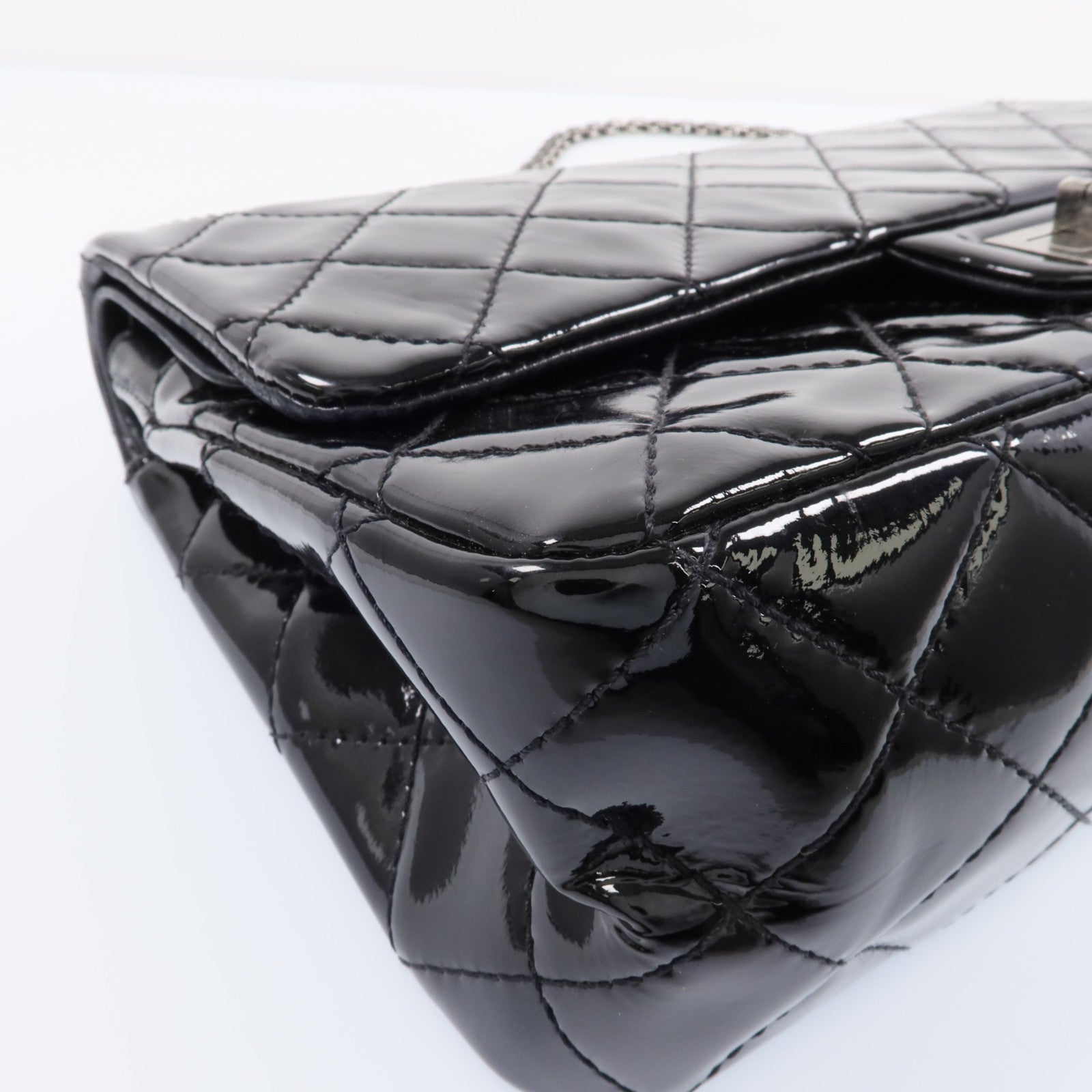 CHANEL 漆皮皮革2.55 Jumbo銀扣鏈帶肩背袋