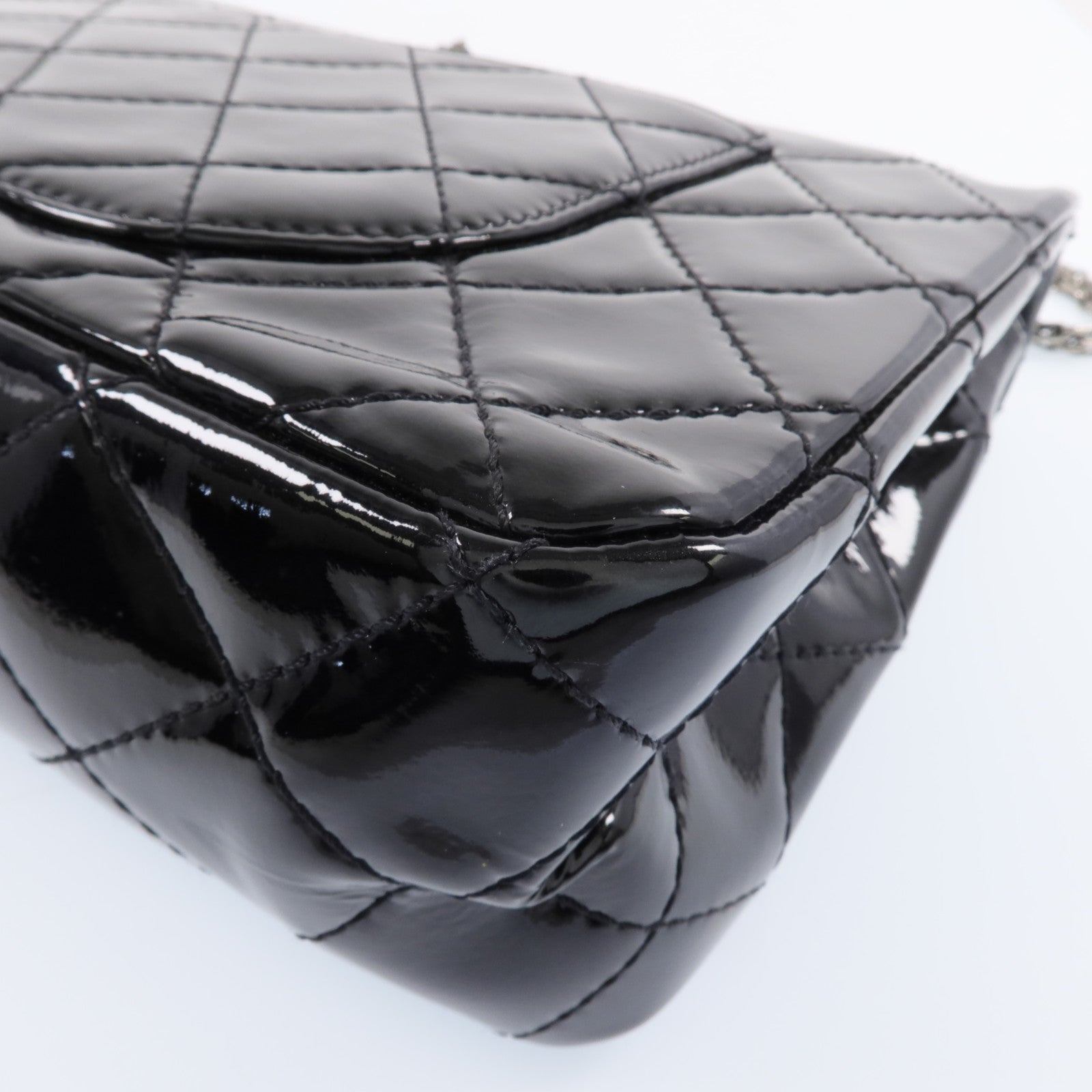 CHANEL 漆皮皮革2.55 Jumbo銀扣鏈帶肩背袋
