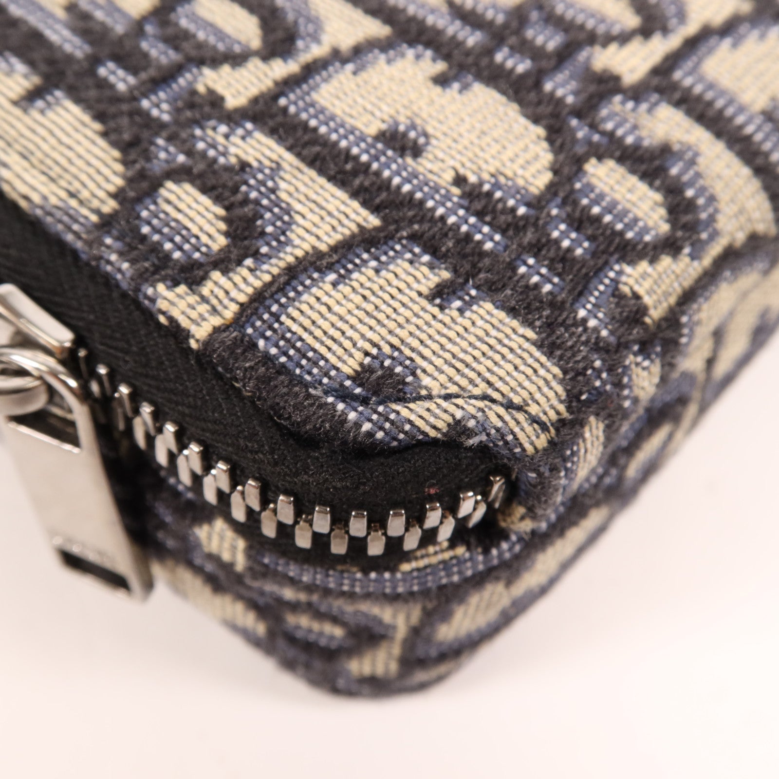 Dior 帆布Zipped Pouch With Strap銀扣肩背袋