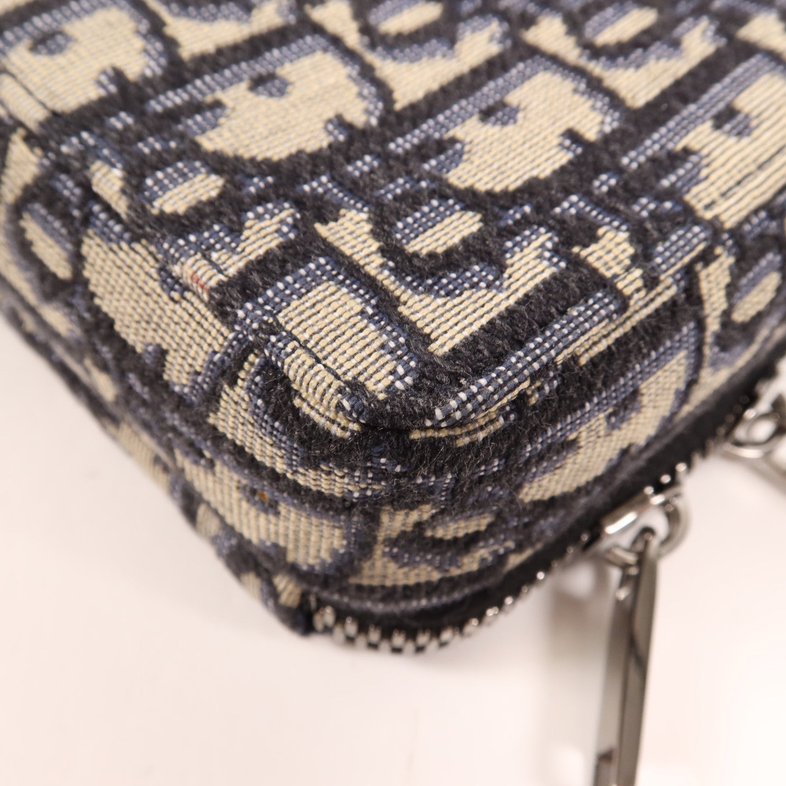 Dior 帆布Zipped Pouch With Strap銀扣肩背袋