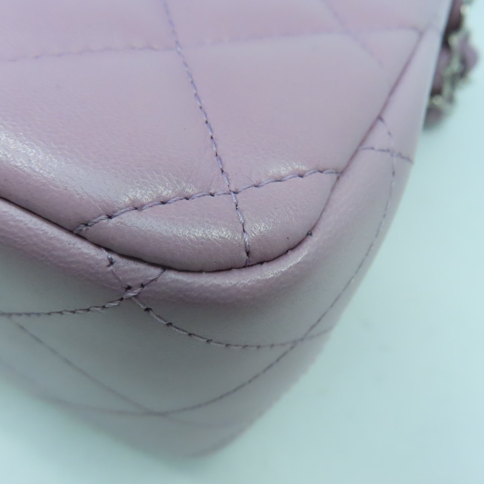 CHANEL 菱格羊皮皮革Classic Jumbo銀扣鏈帶肩背袋紫色
