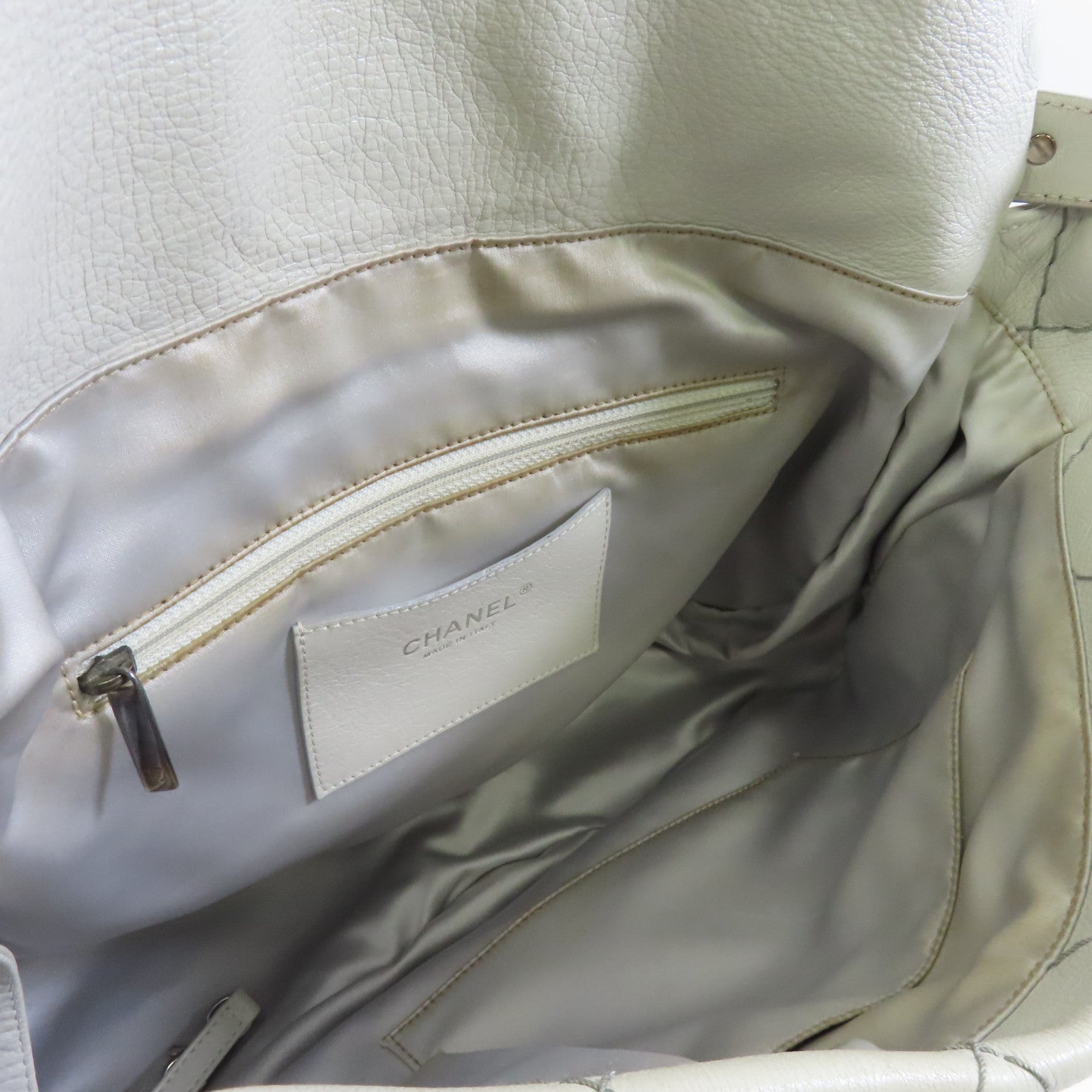CHANEL 牛皮皮革Shoulder Bag銀扣肩背袋白色