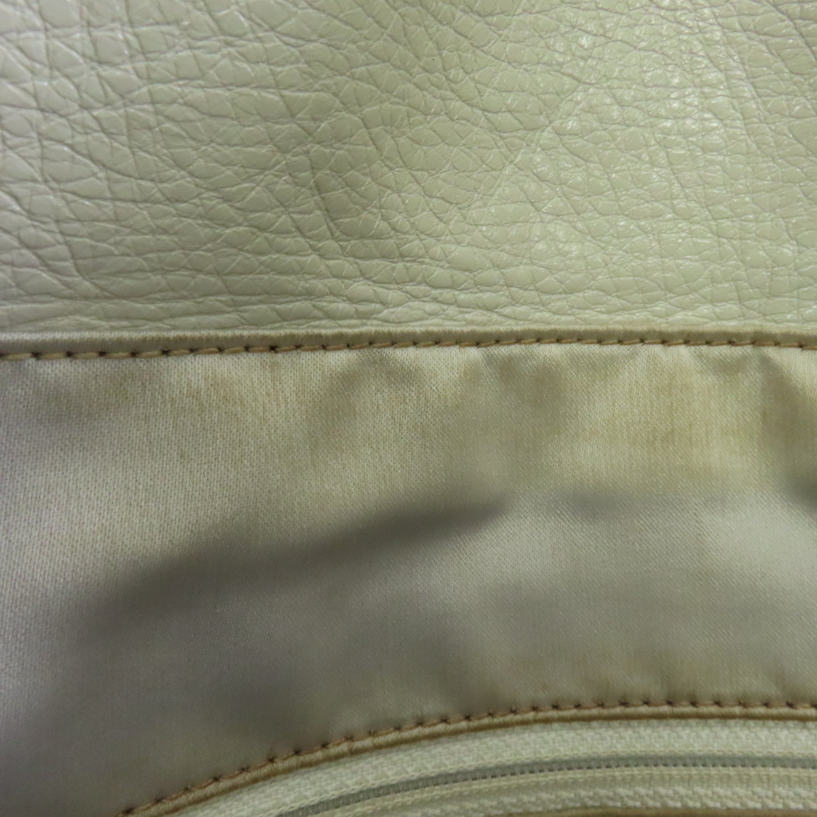 CHANEL 牛皮皮革Shoulder Bag銀扣肩背袋白色