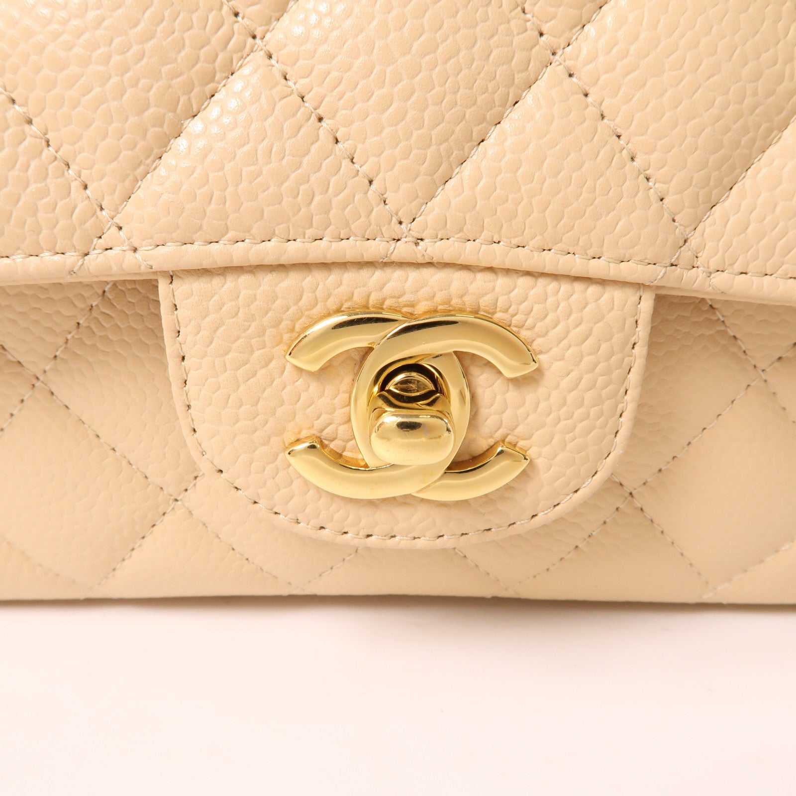 CHANEL 牛皮皮革Classic 25金扣肩背袋米色