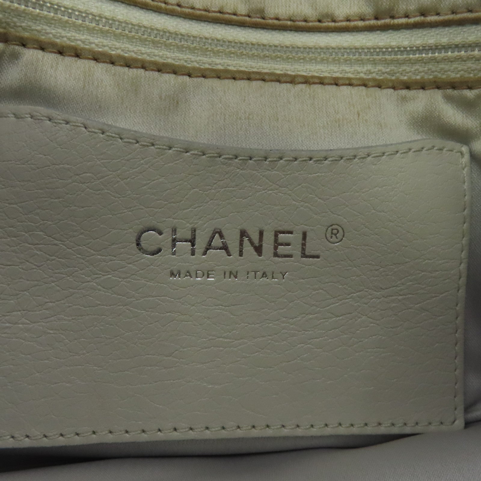 CHANEL 牛皮皮革Shoulder Bag銀扣肩背袋白色