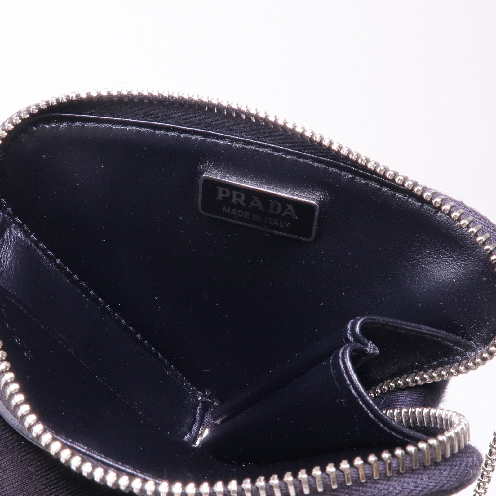 PRADA 【激減優惠】牛皮皮革Triangle Mini Pouch銀扣鏈帶肩背袋