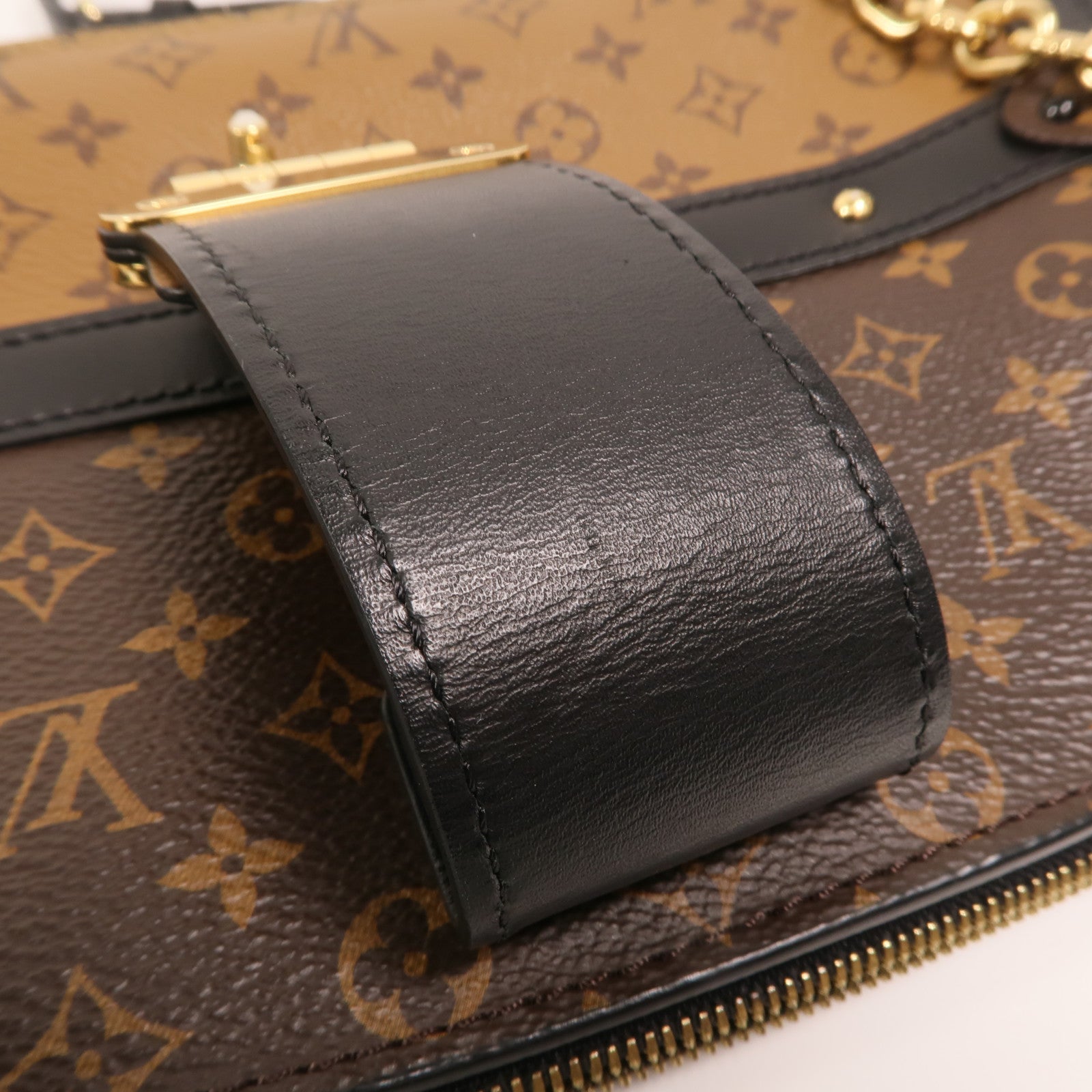 LOUIS VUITTON Monogram Reverse Trunk Clutch金扣鏈帶肩背袋